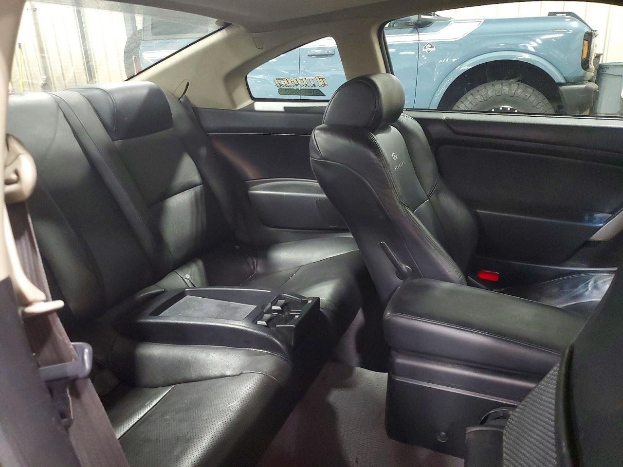 2004 Infiniti G35 Base Red vin: JNKCV54E94M825212