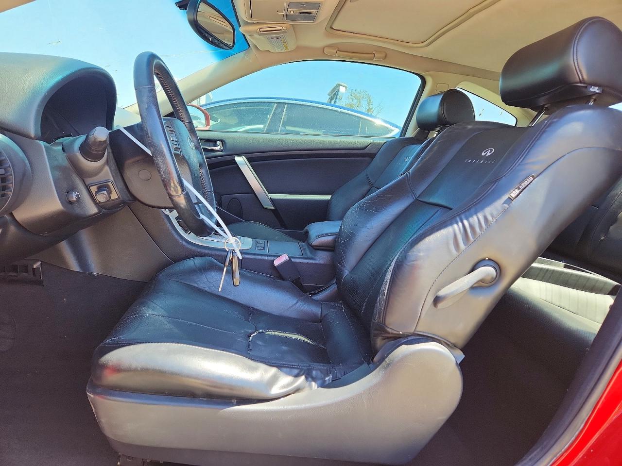 2005 Infiniti G35 Base Red vin: JNKCV54EX5M404939