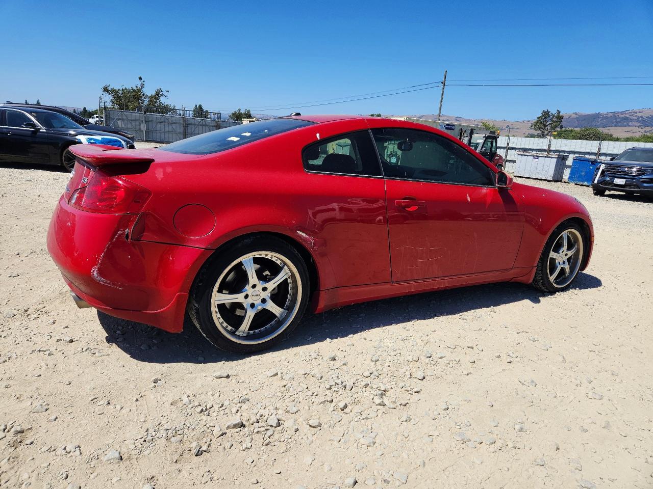 2005 Infiniti G35 Base Red vin: JNKCV54EX5M404939