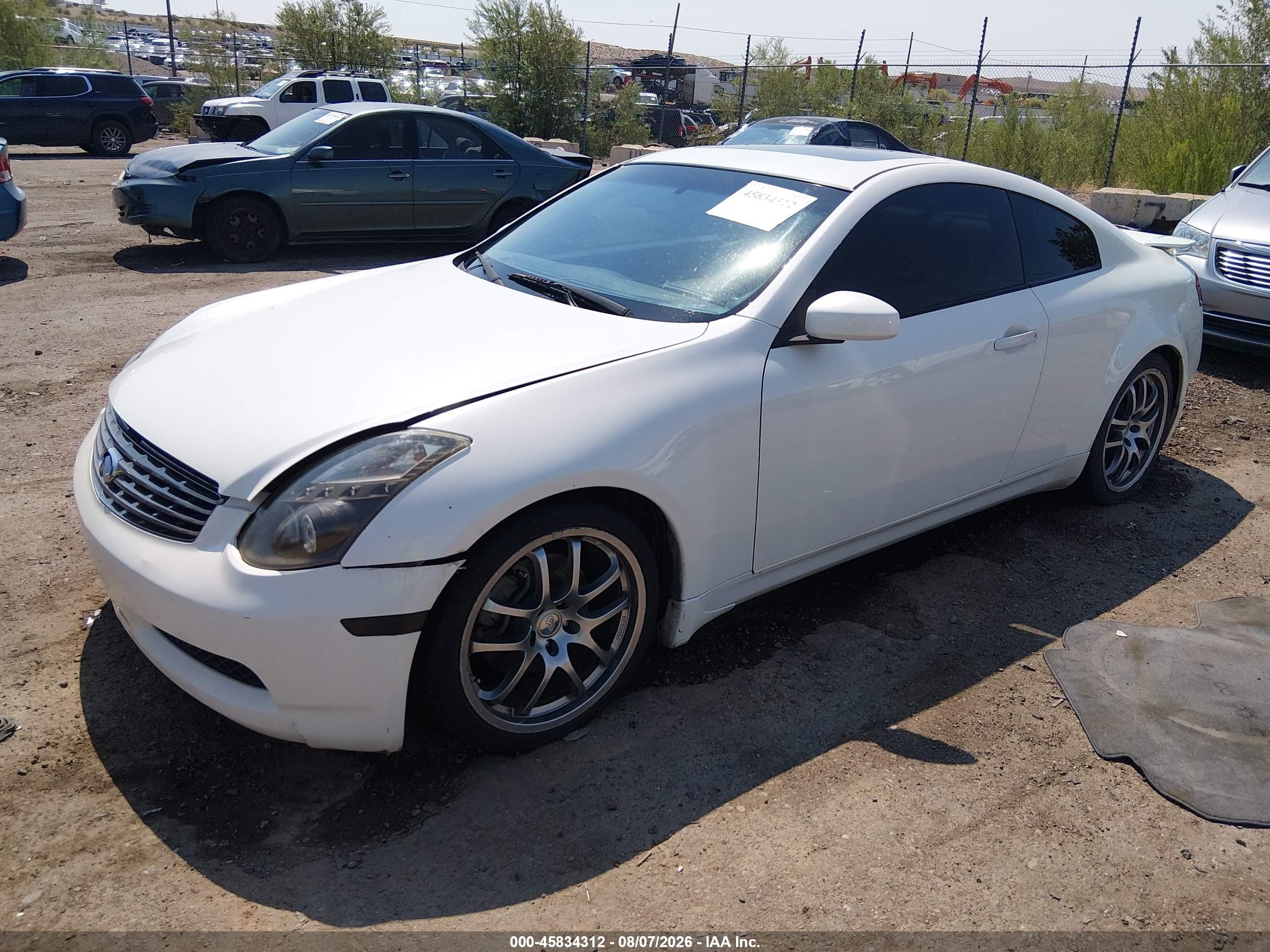 2005 Infiniti G35   White vin: JNKCV54EX5M412104