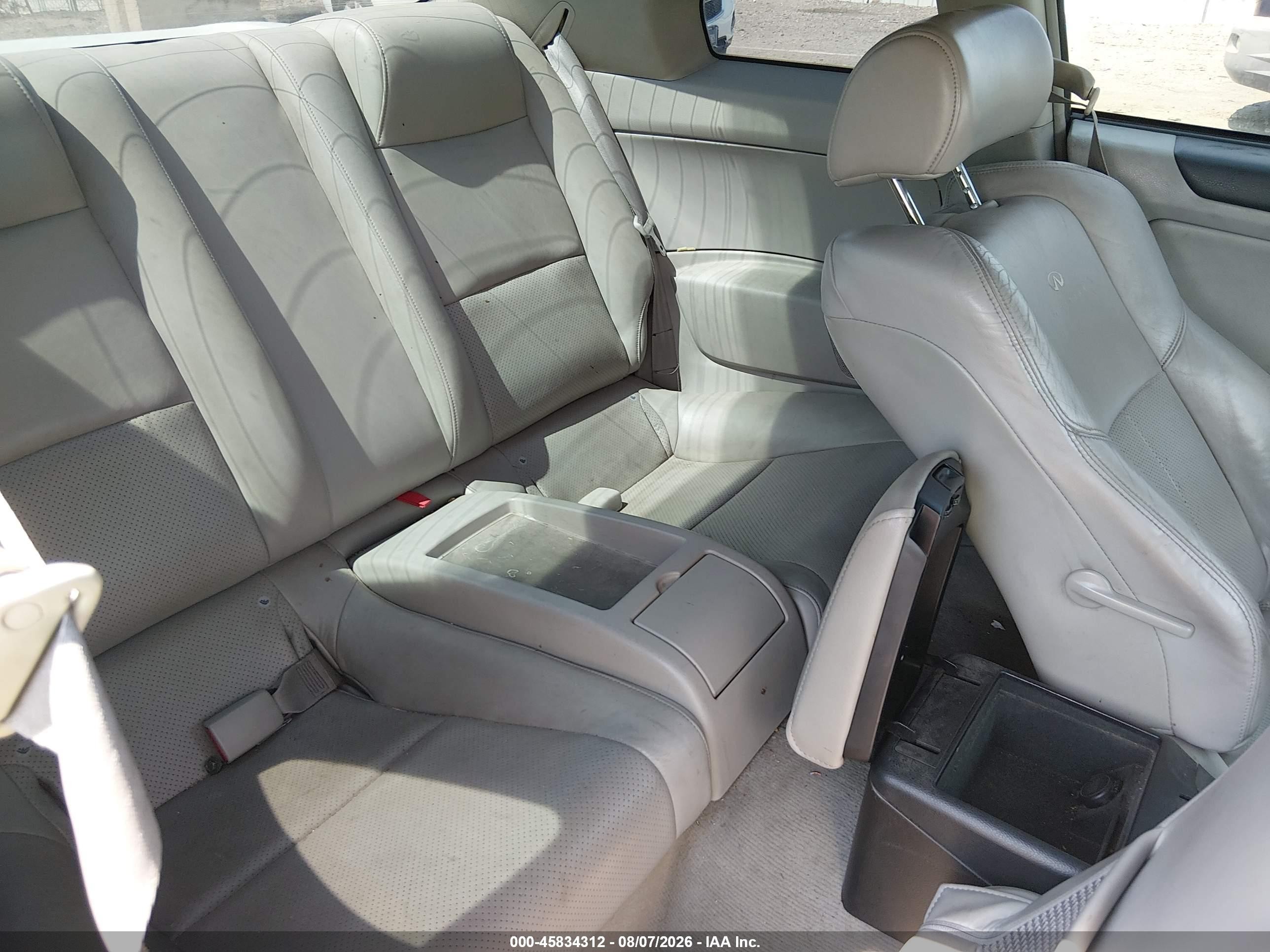 2005 Infiniti G35   White vin: JNKCV54EX5M412104