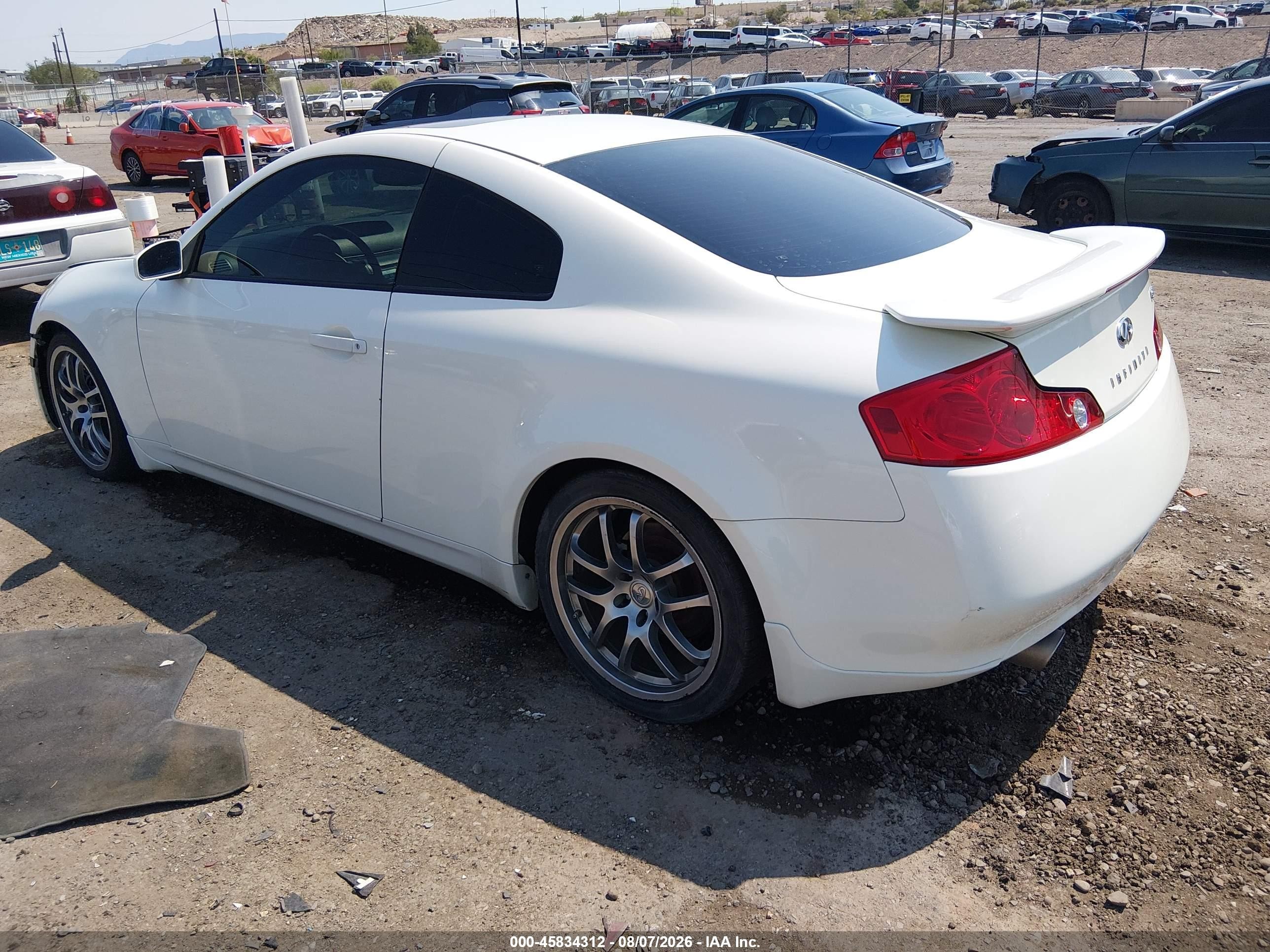 2005 Infiniti G35   White vin: JNKCV54EX5M412104