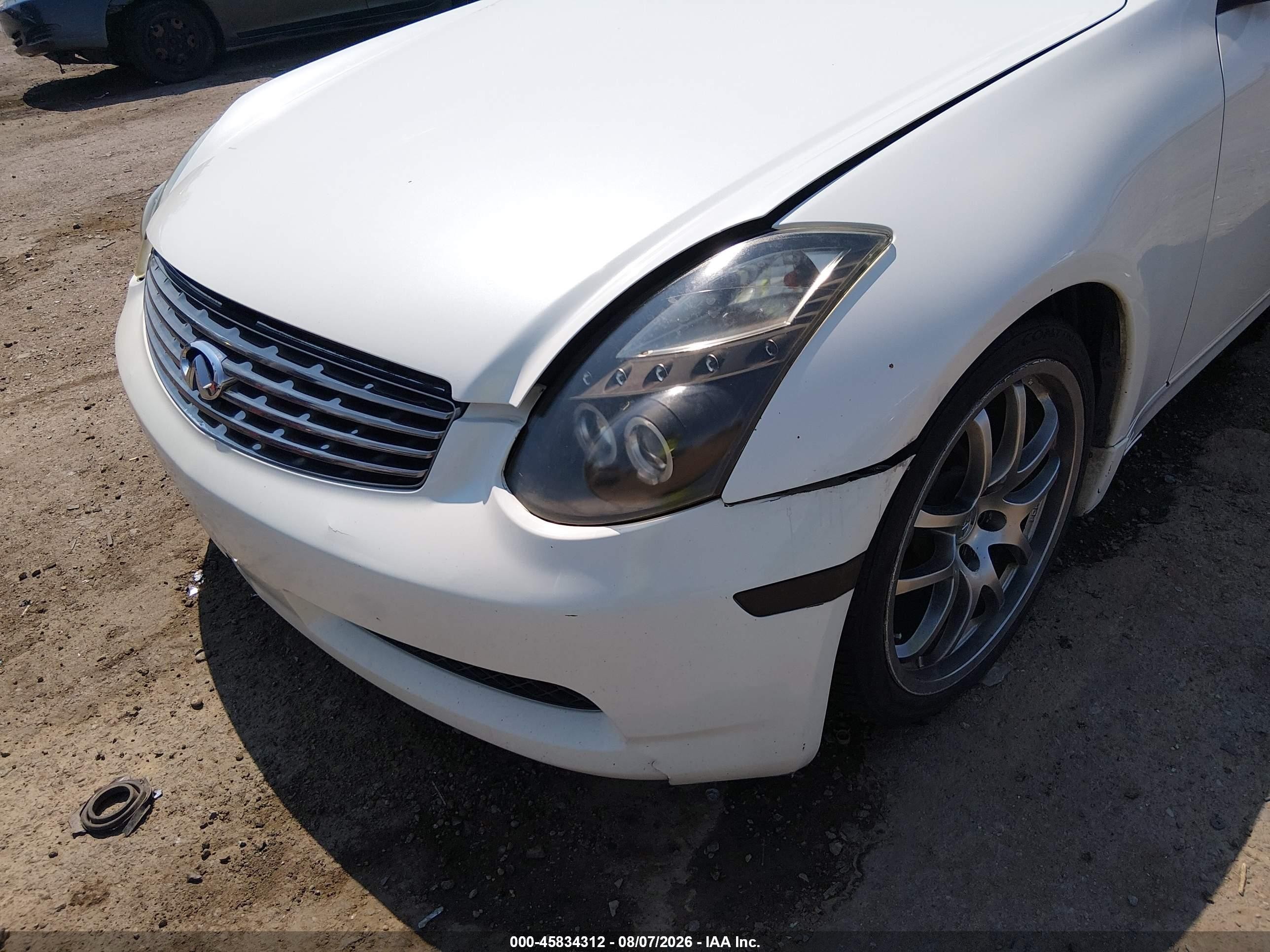 2005 Infiniti G35   White vin: JNKCV54EX5M412104