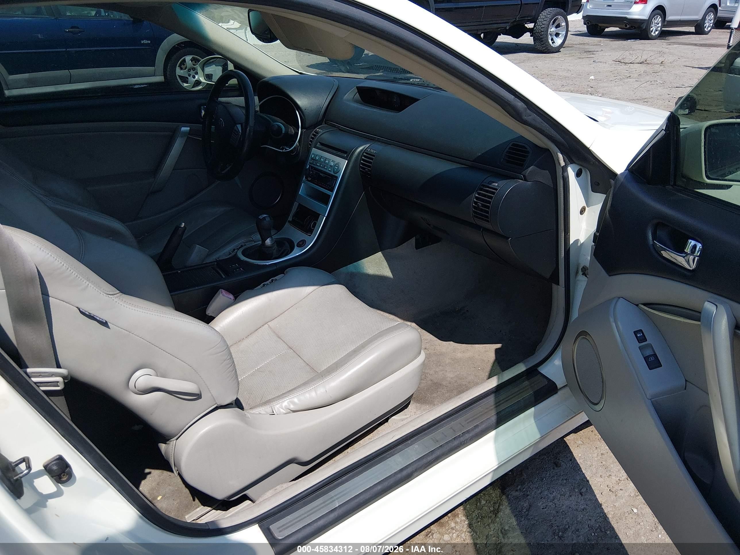 2005 Infiniti G35   White vin: JNKCV54EX5M412104