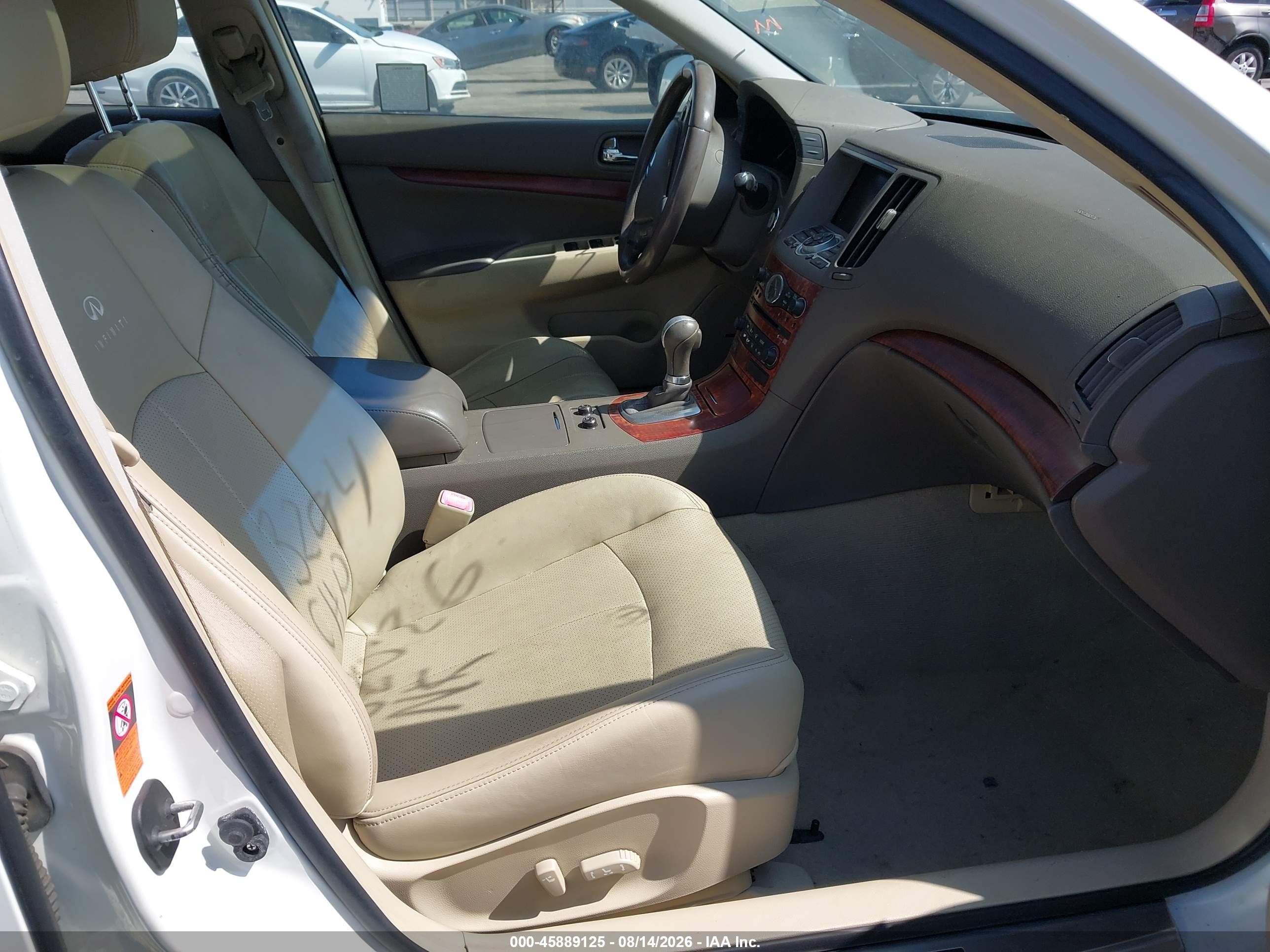 2009 Infiniti G37 Journey White vin: JNKCV61E09M013704
