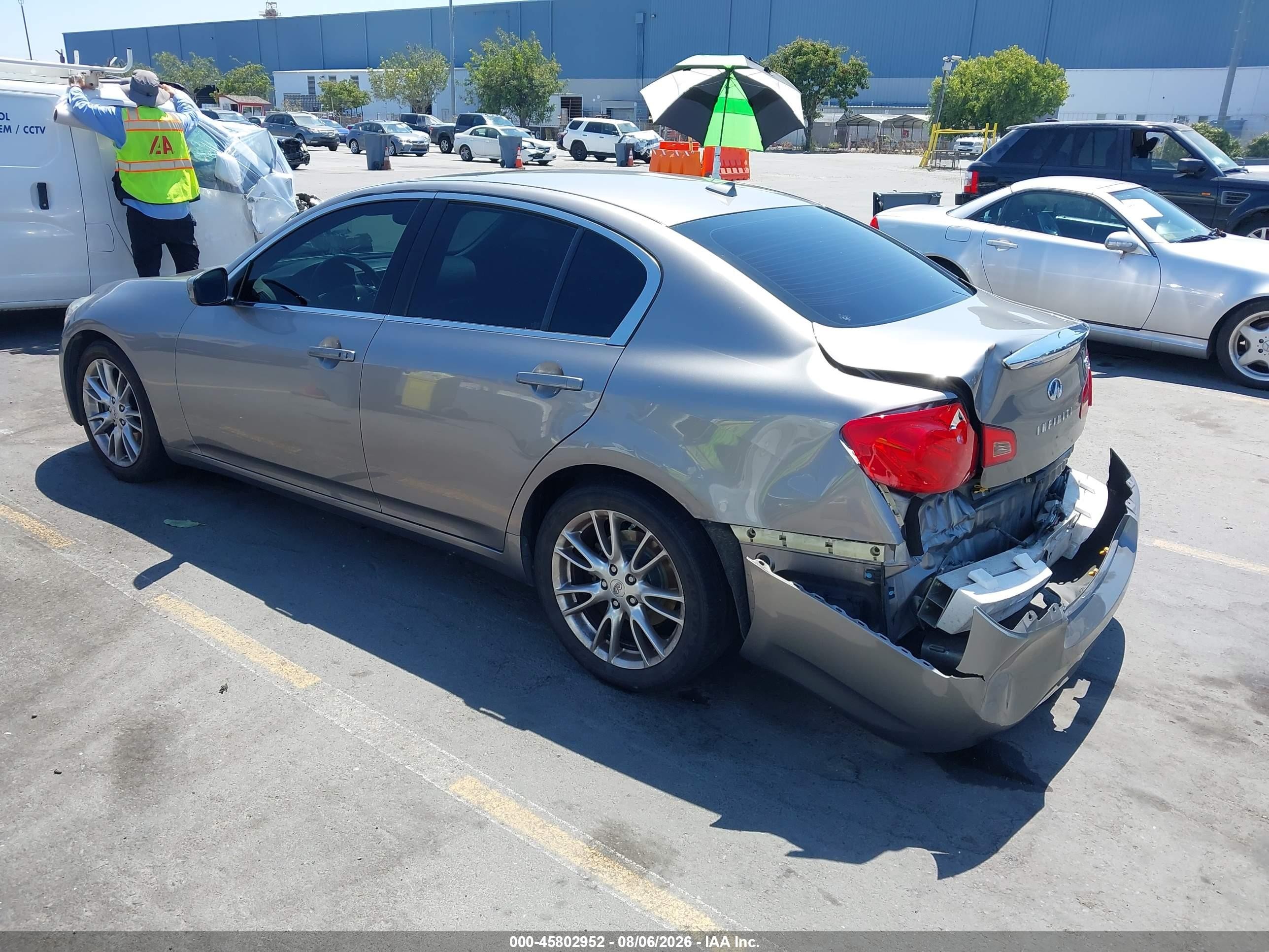 2009 Infiniti G37 Journey Серебряный vin: JNKCV61E09M301934