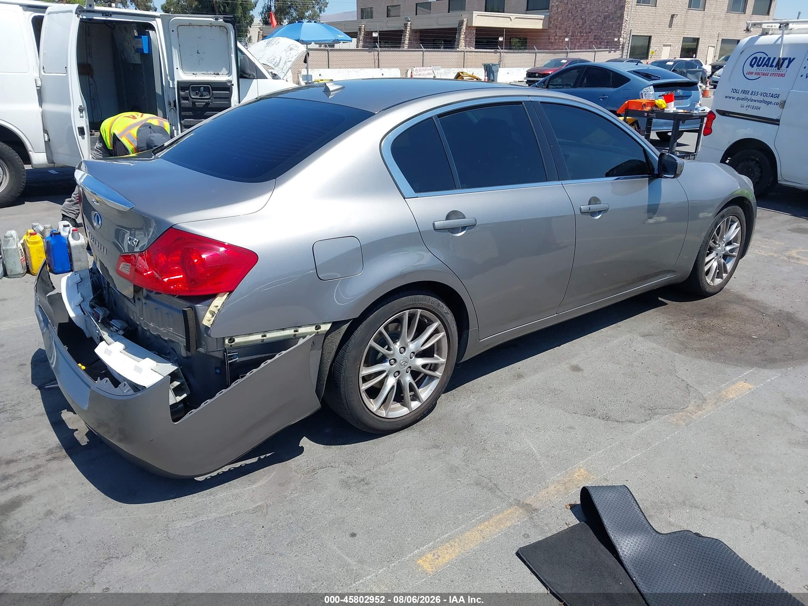 2009 Infiniti G37 Journey Серебряный vin: JNKCV61E09M301934