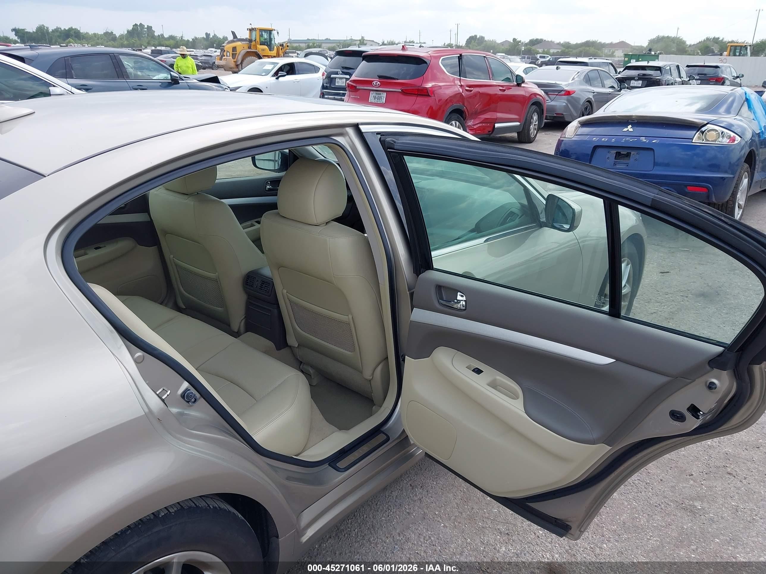 2009 Infiniti G37 Journey Золотой vin: JNKCV61E19M012464