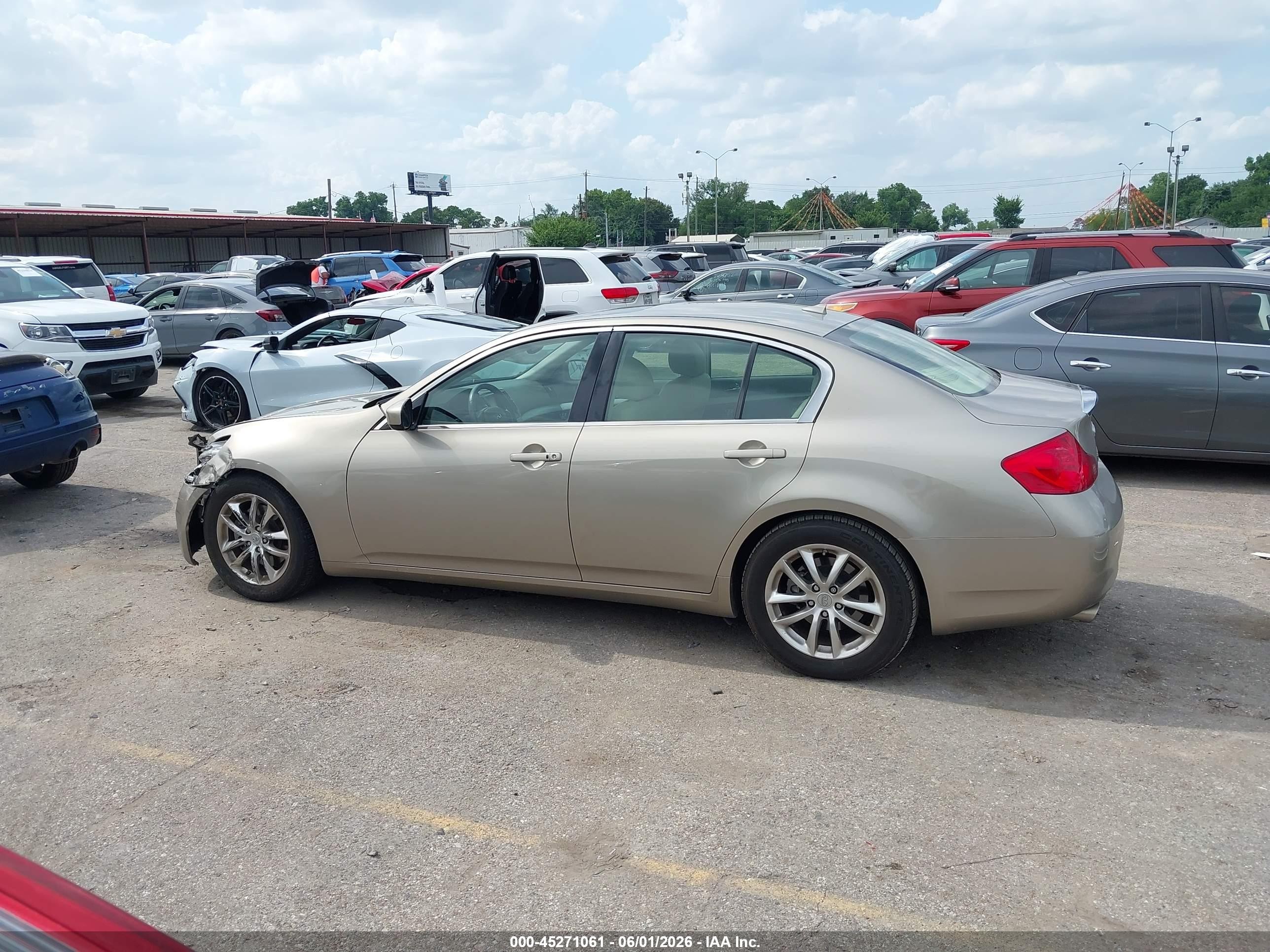 2009 Infiniti G37 Journey Золотой vin: JNKCV61E19M012464