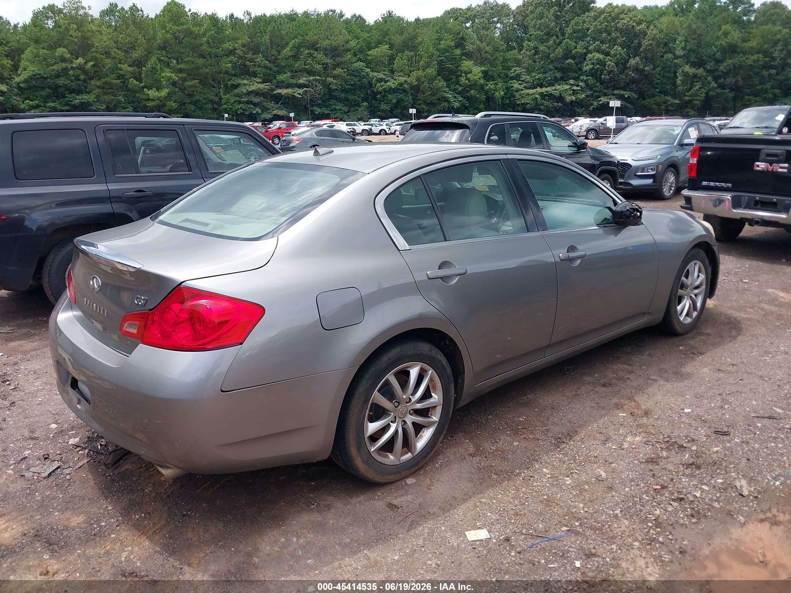 2009 Infiniti G37 Journey Silver vin: JNKCV61E19M015042