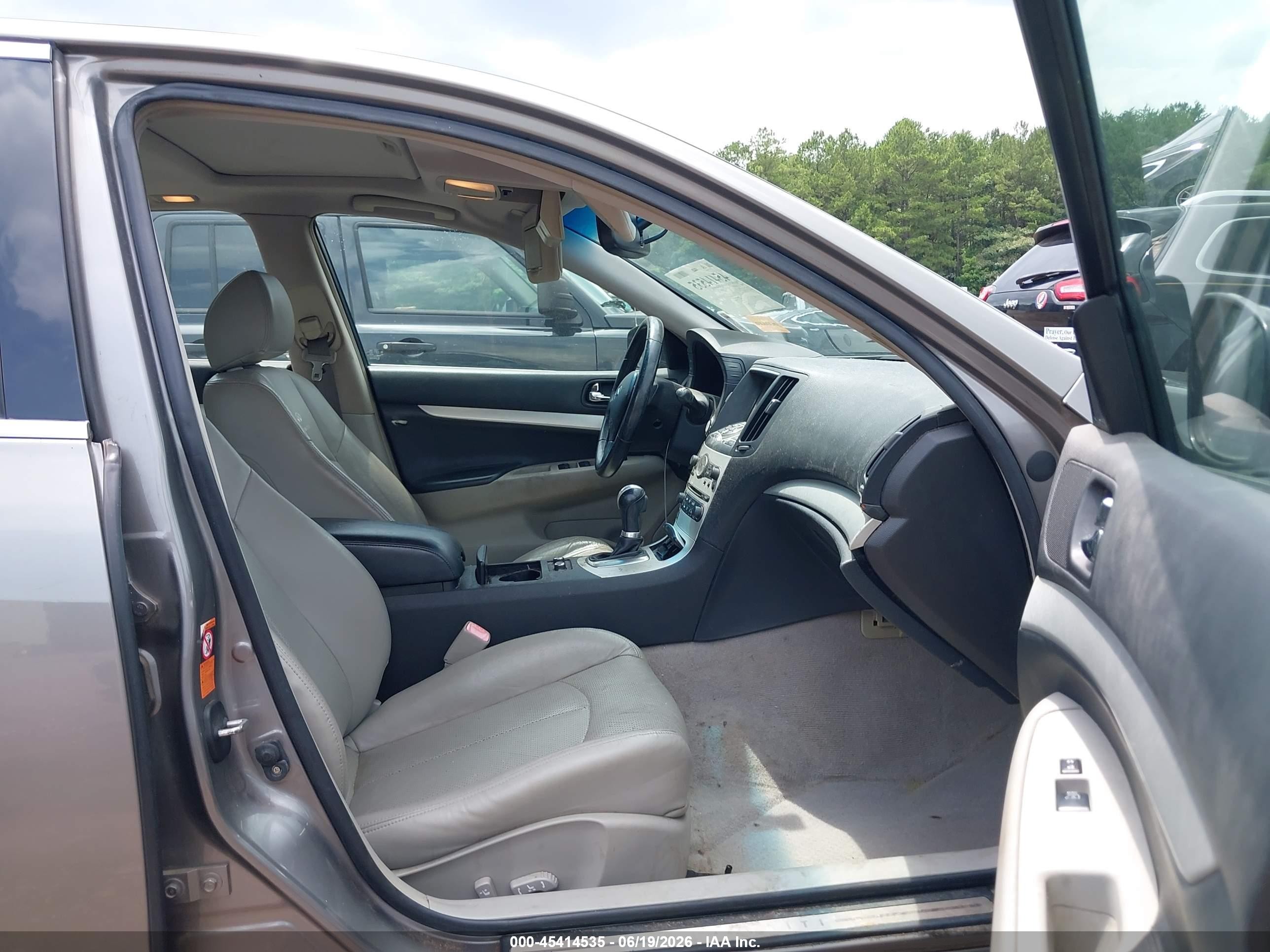 2009 Infiniti G37 Journey Silver vin: JNKCV61E19M015042
