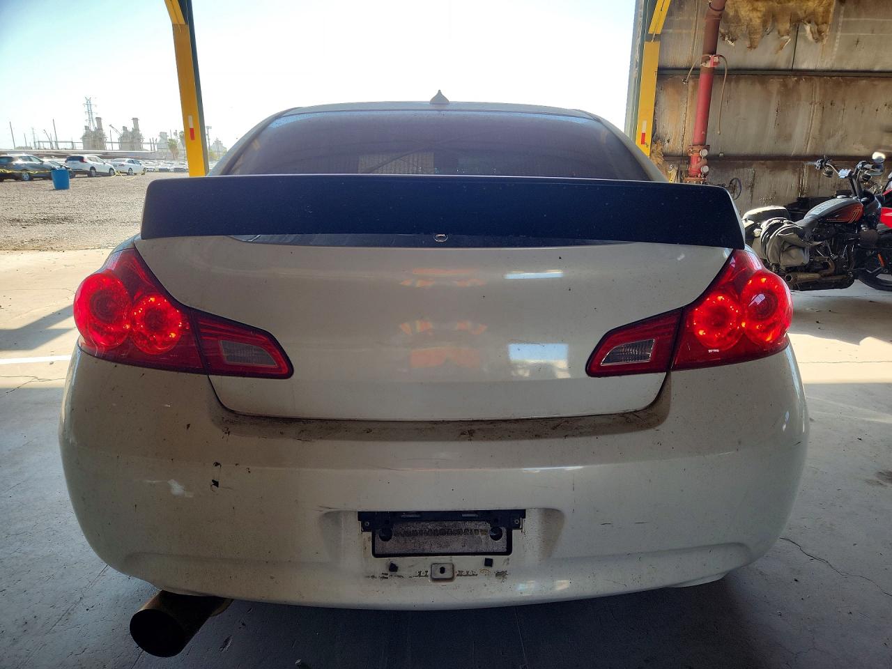 2009 Infiniti G37 Sedan Base White vin: JNKCV61E29M012439