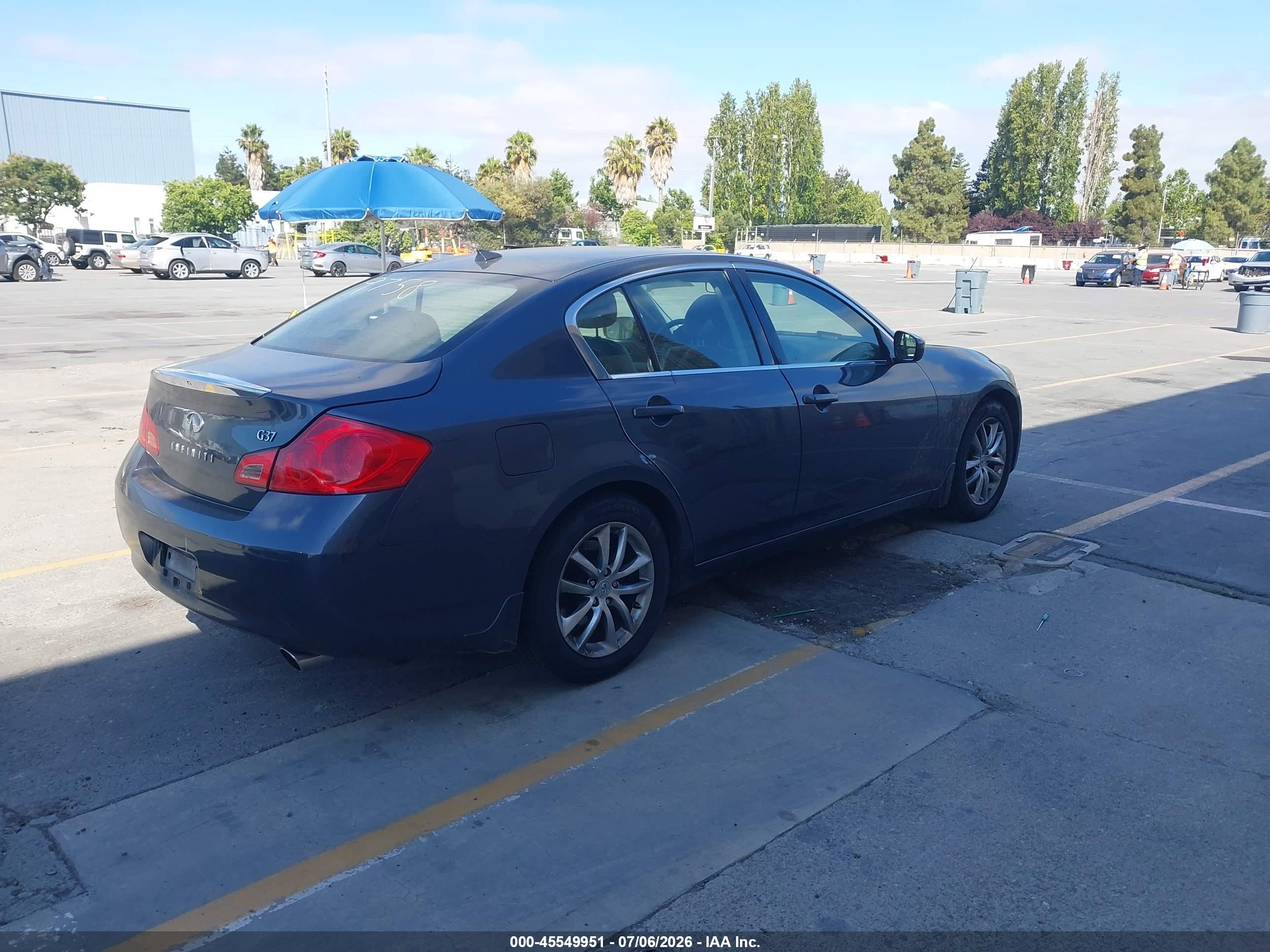 2009 Infiniti G37 Journey Blue vin: JNKCV61E29M309758