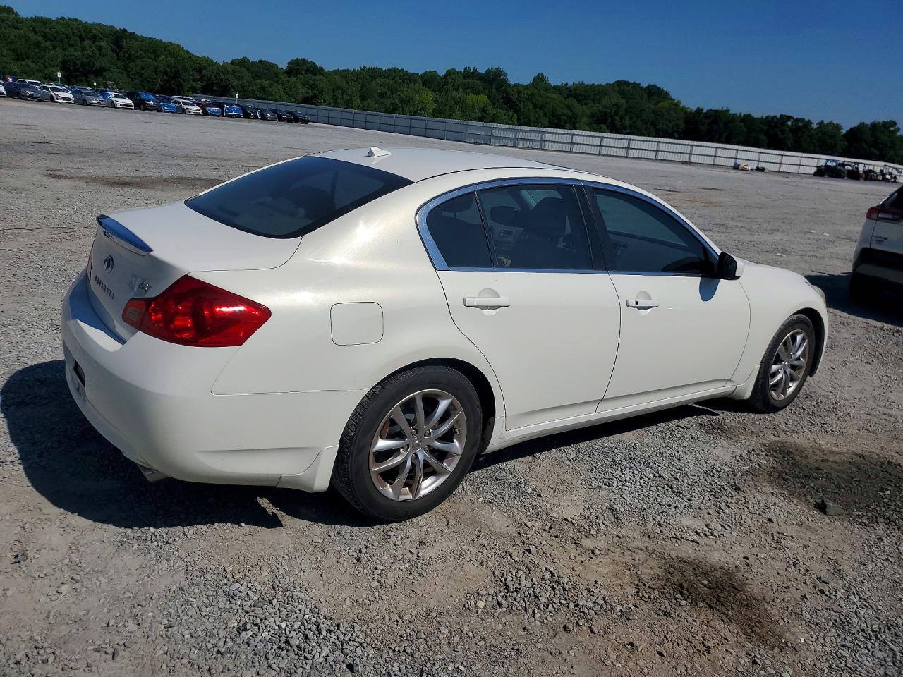 2009 Infiniti G37 Sedan Base White vin: JNKCV61E39M014331
