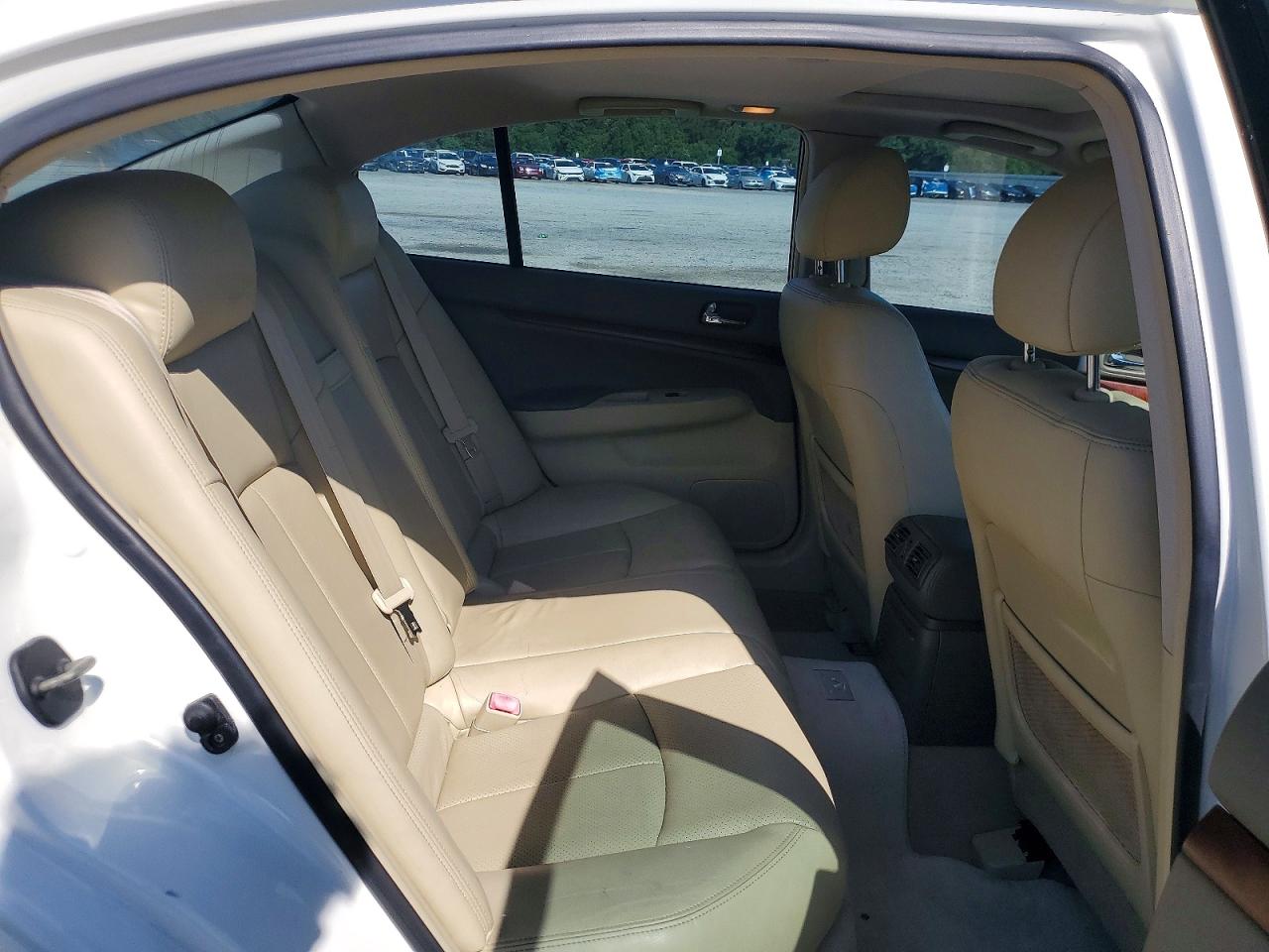 2009 Infiniti G37 Sedan Base White vin: JNKCV61E39M014331