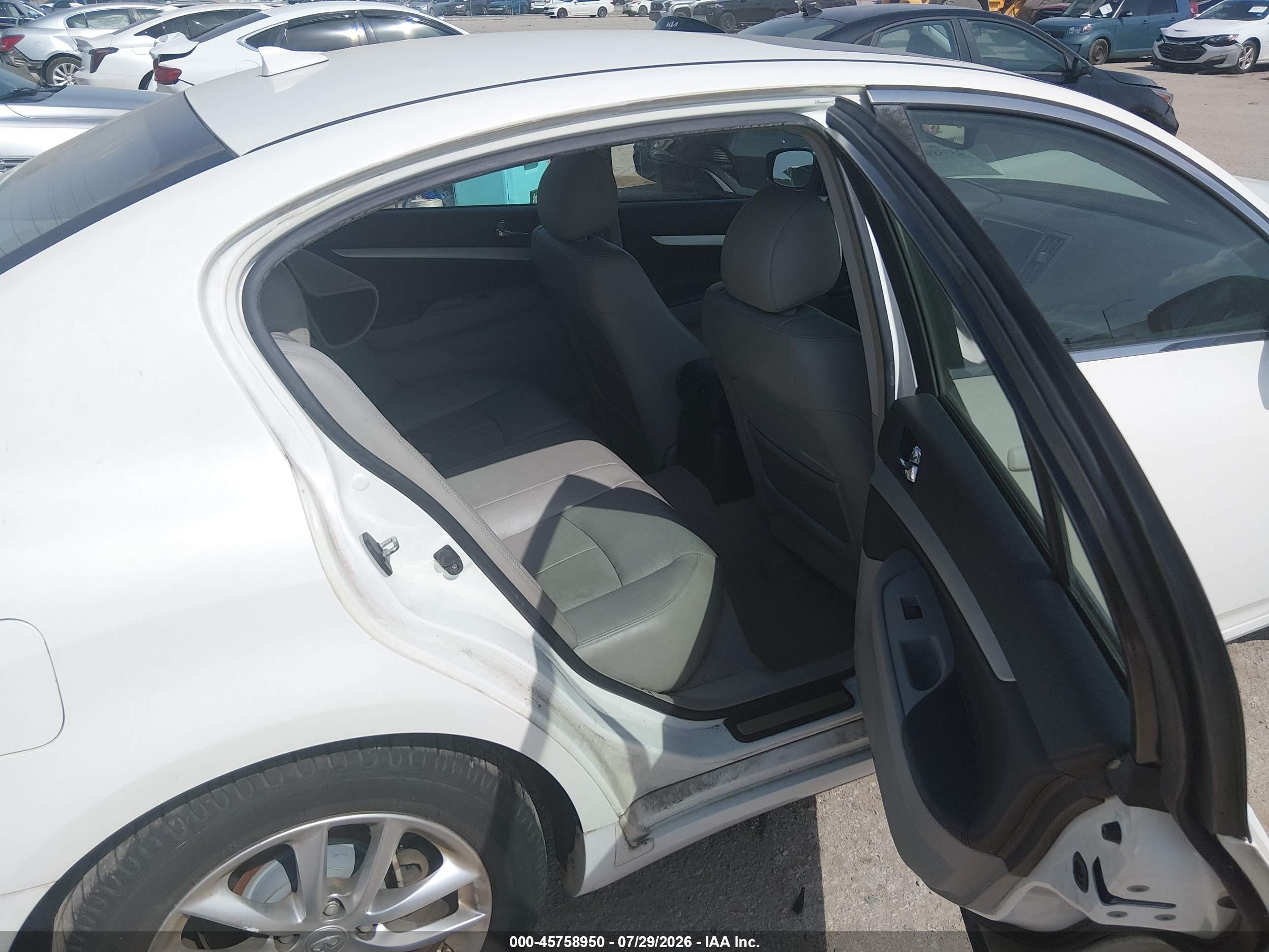 2009 Infiniti G37 Journey White vin: JNKCV61E49M307512