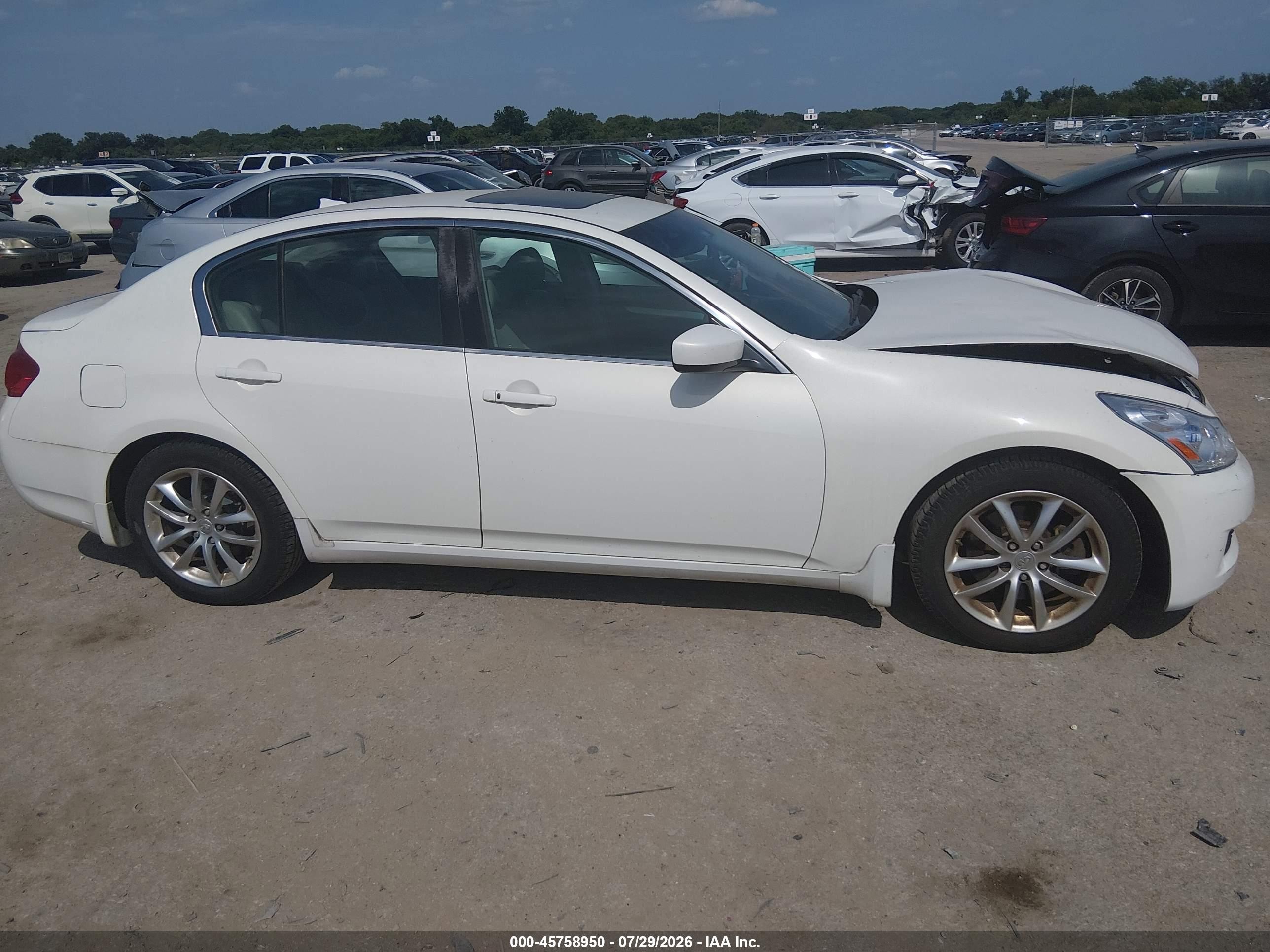 2009 Infiniti G37 Journey White vin: JNKCV61E49M307512