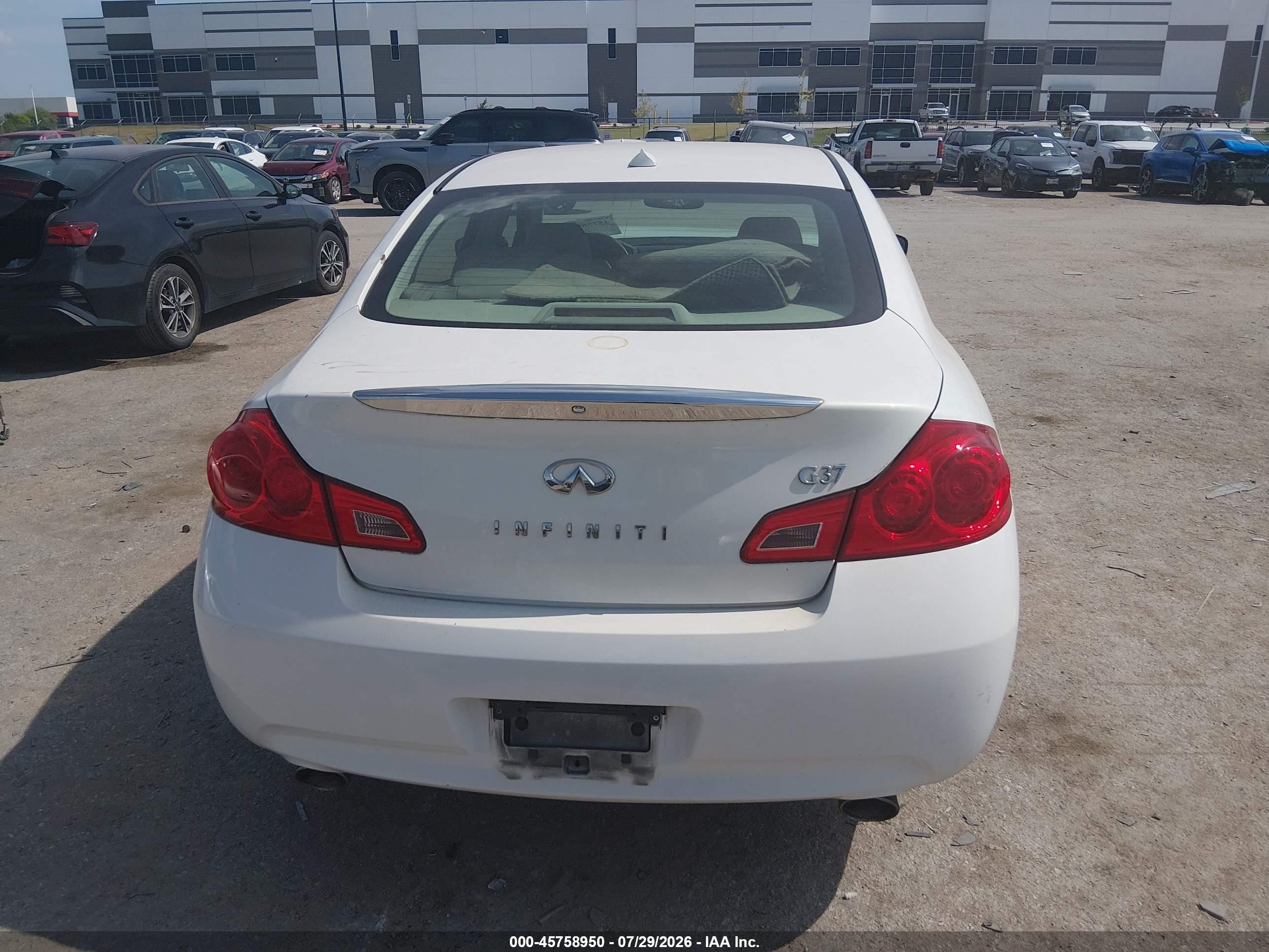 2009 Infiniti G37 Journey White vin: JNKCV61E49M307512