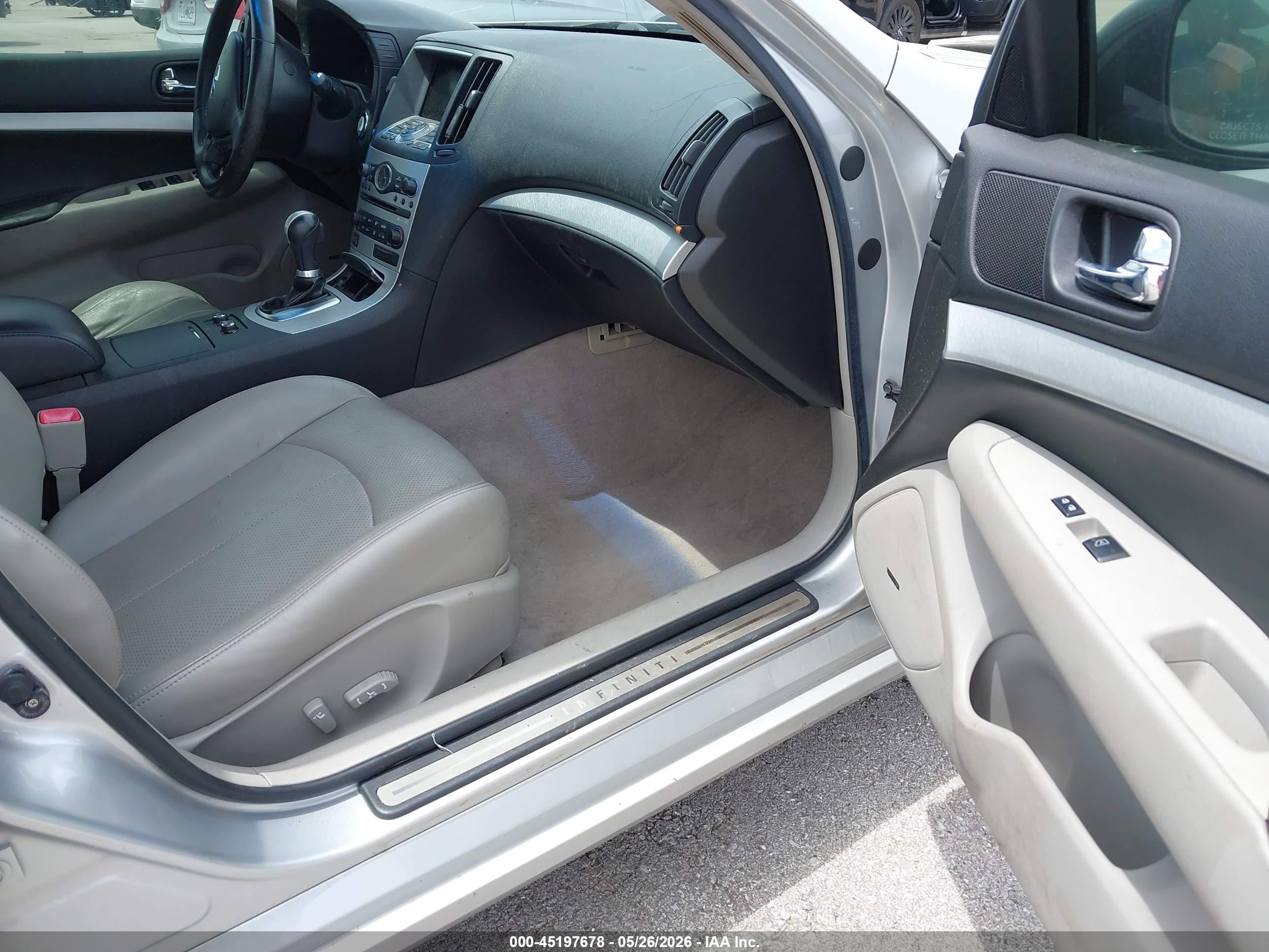 2009 Infiniti G37 Journey Silver vin: JNKCV61E59M012211
