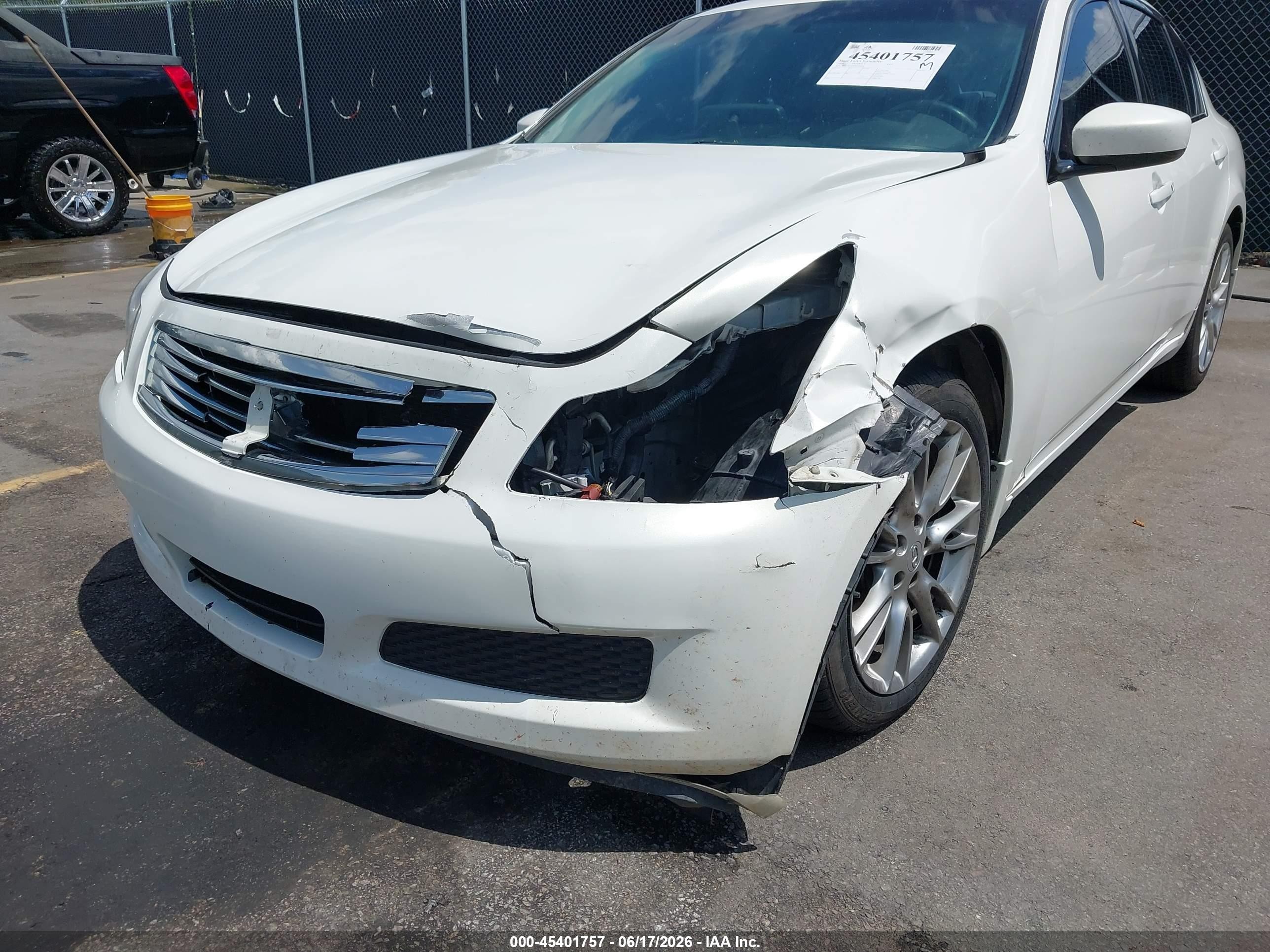 2009 Infiniti G37 Journey White vin: JNKCV61E89M303866
