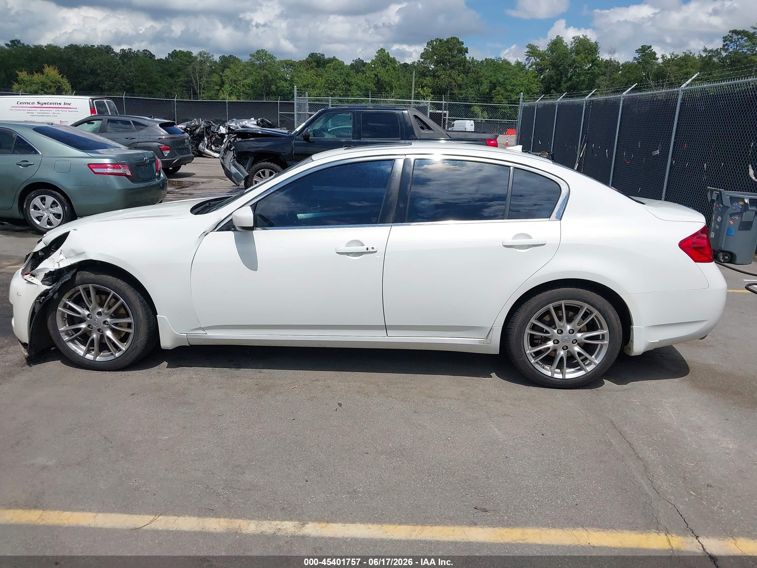 2009 Infiniti G37 Journey White vin: JNKCV61E89M303866