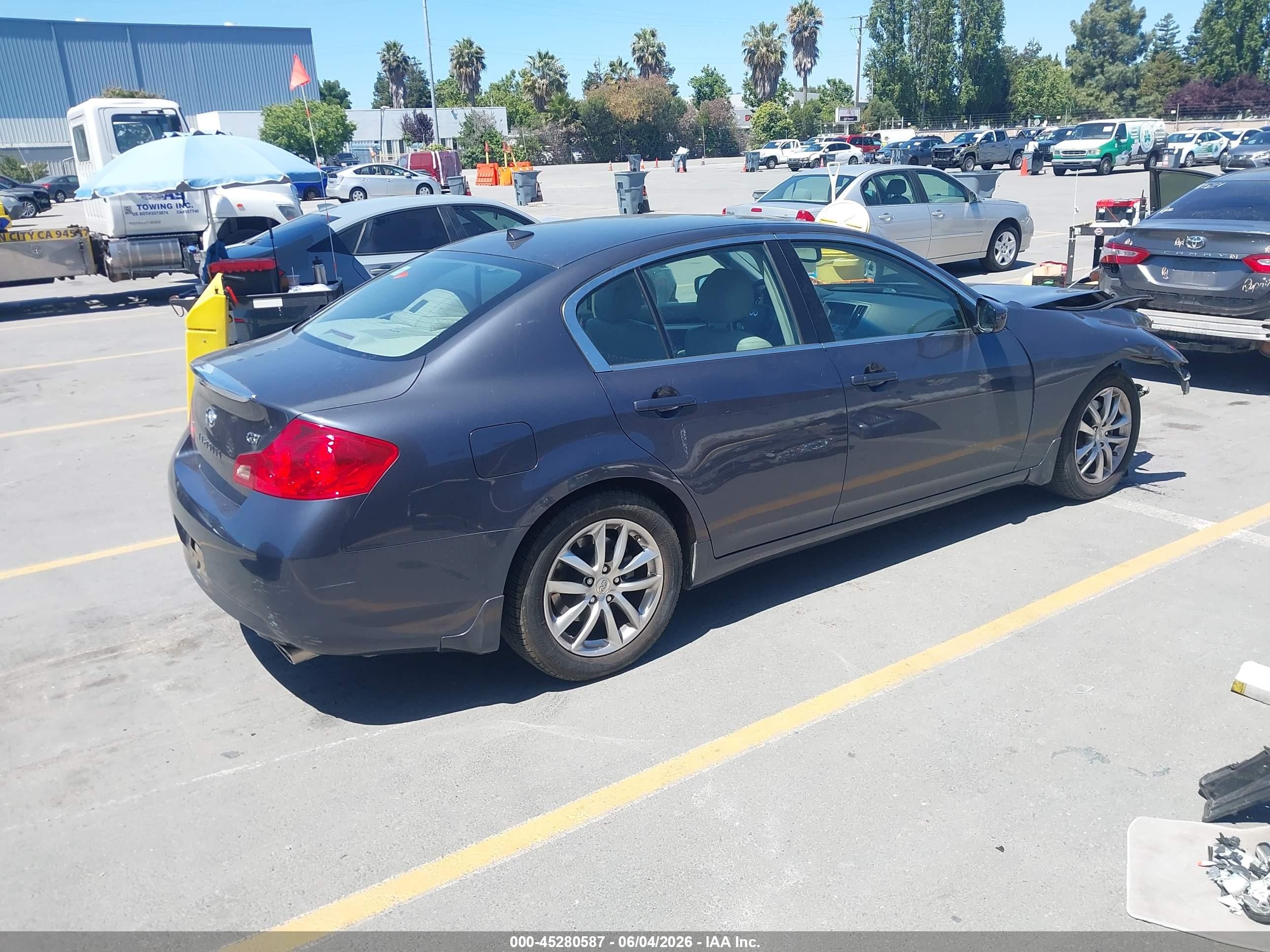 2009 Infiniti G37 Journey Gray vin: JNKCV61E99M306579