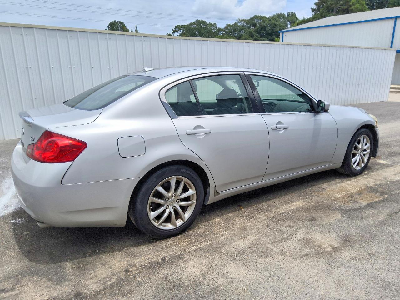 2009 Infiniti G37 Base/journey/sport Silver vin: JNKCV61EX9M011927