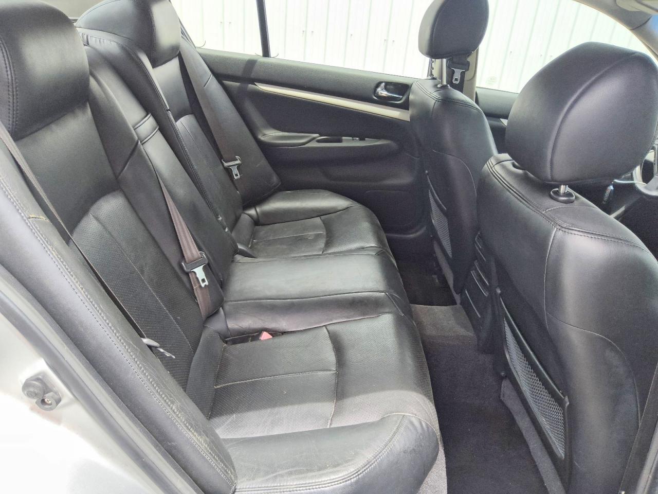 2009 Infiniti G37 Base/journey/sport Silver vin: JNKCV61EX9M011927