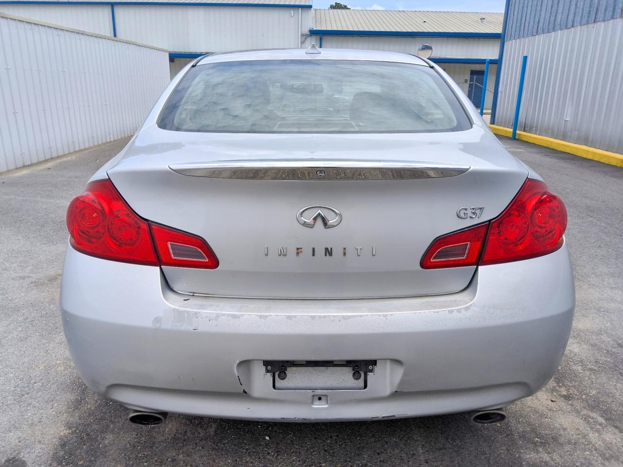 2009 Infiniti G37 Base/journey/sport Silver vin: JNKCV61EX9M011927