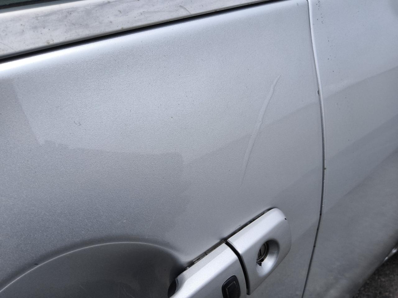 2009 Infiniti G37 Base/journey/sport Silver vin: JNKCV61EX9M011927 Damage: Left Front Door, Multiple Scratches Light, 2