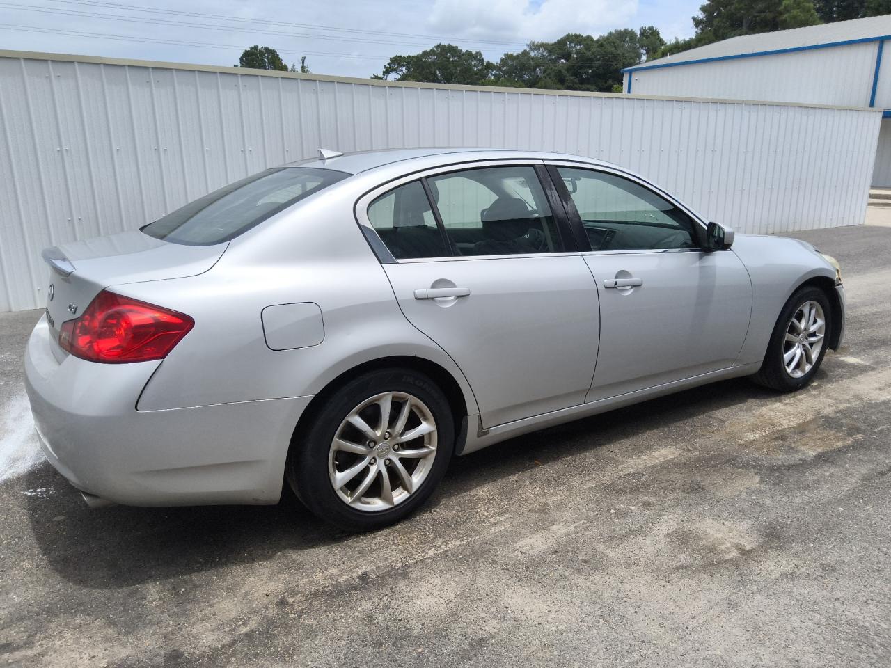 2009 Infiniti G37 Base/journey/sport Silver vin: JNKCV61EX9M011927 Damage: Right Rear Tire, Worn, Replacement Required