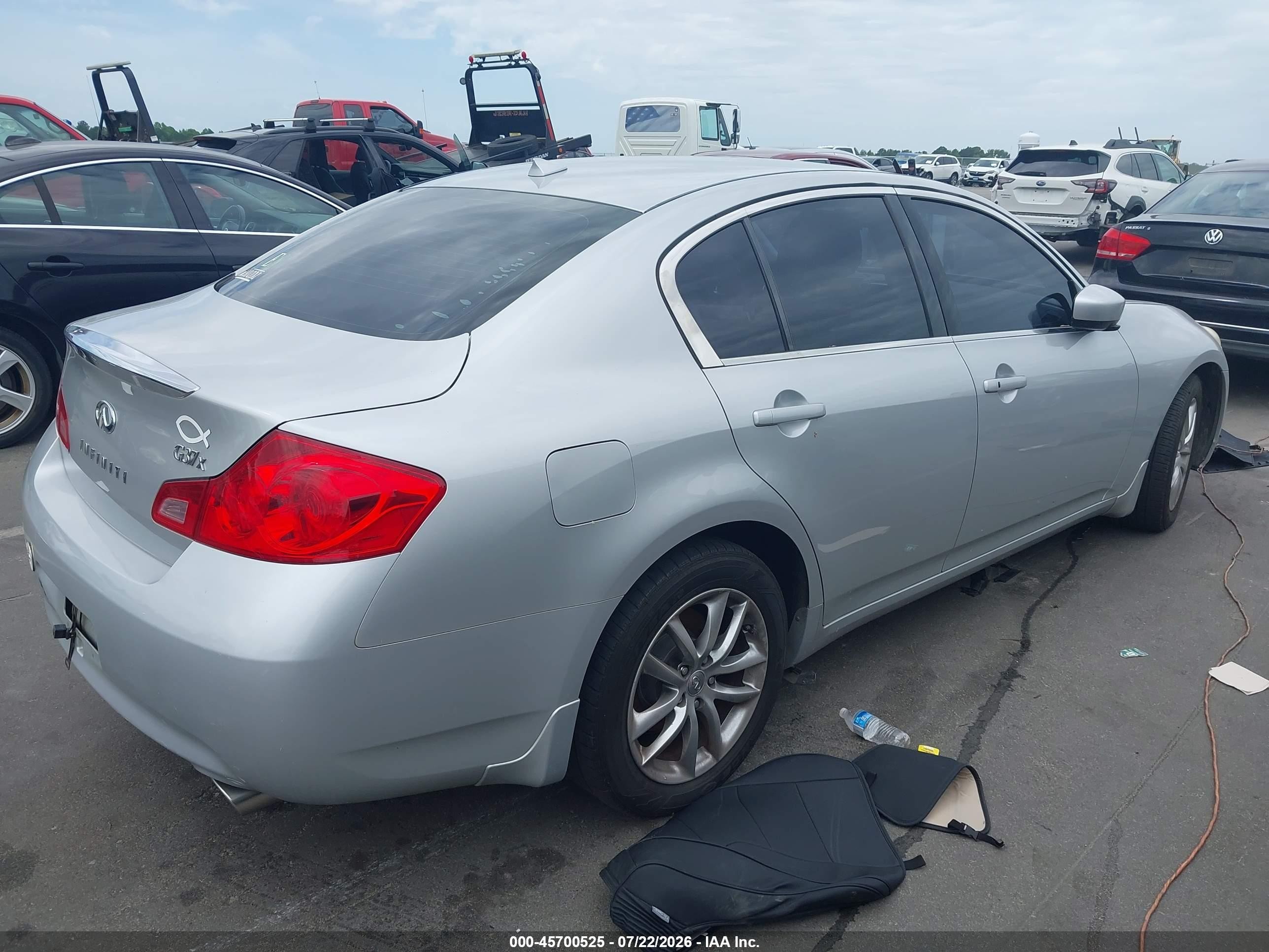 2009 Infiniti G37x   Silver vin: JNKCV61F09M052415