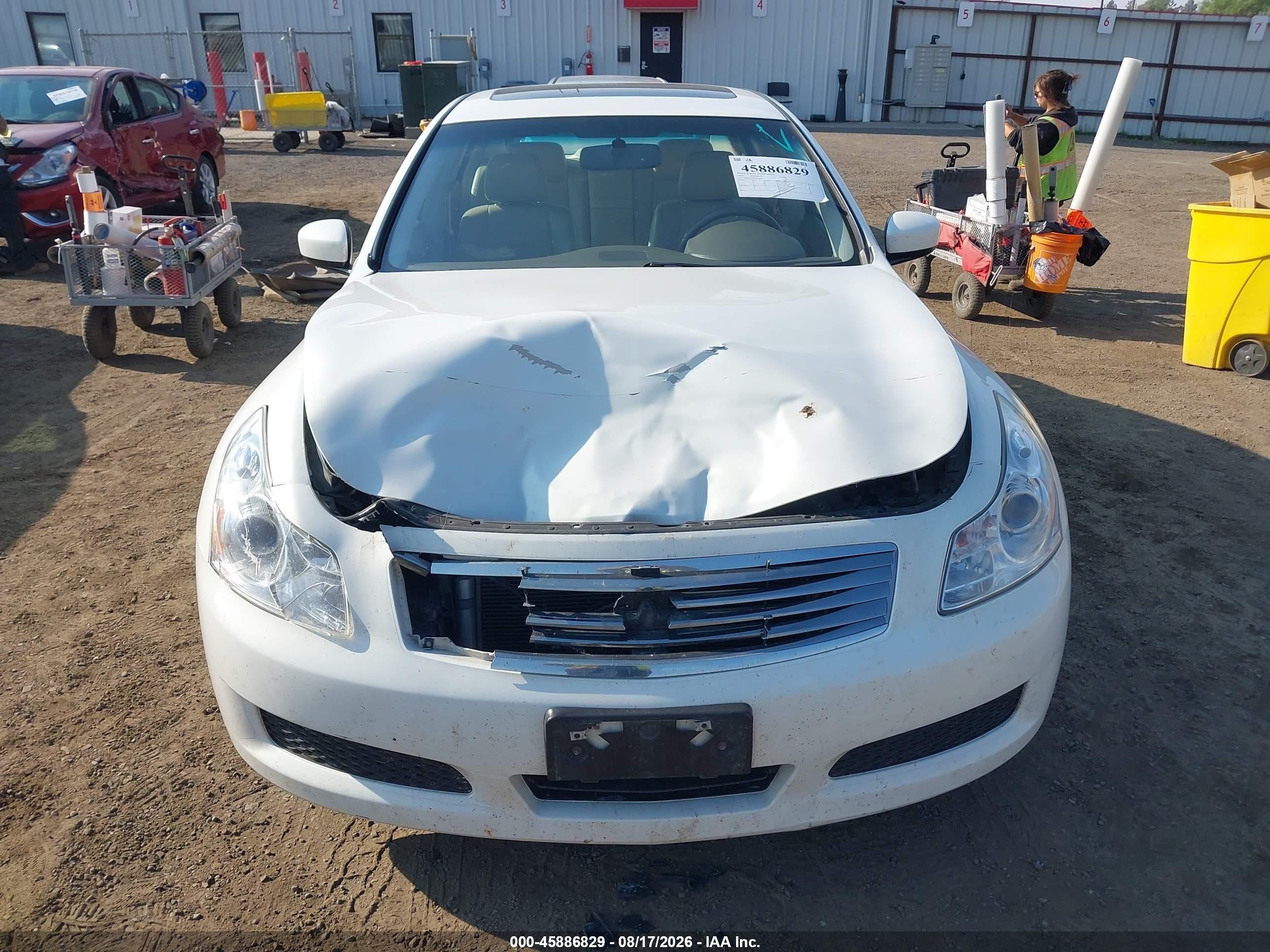 2009 Infiniti G37x   White vin: JNKCV61F09M362631