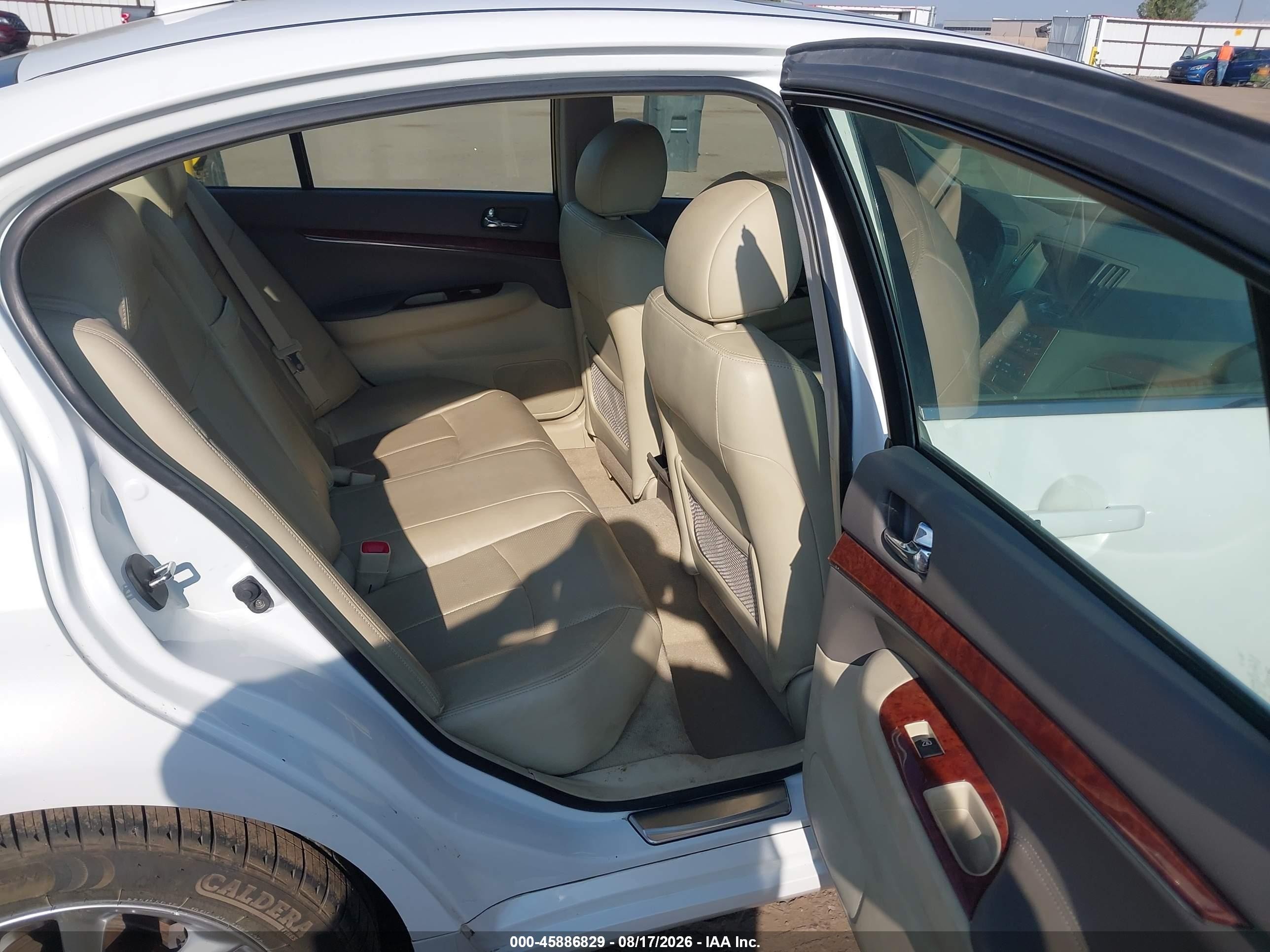 2009 Infiniti G37x   White vin: JNKCV61F09M362631