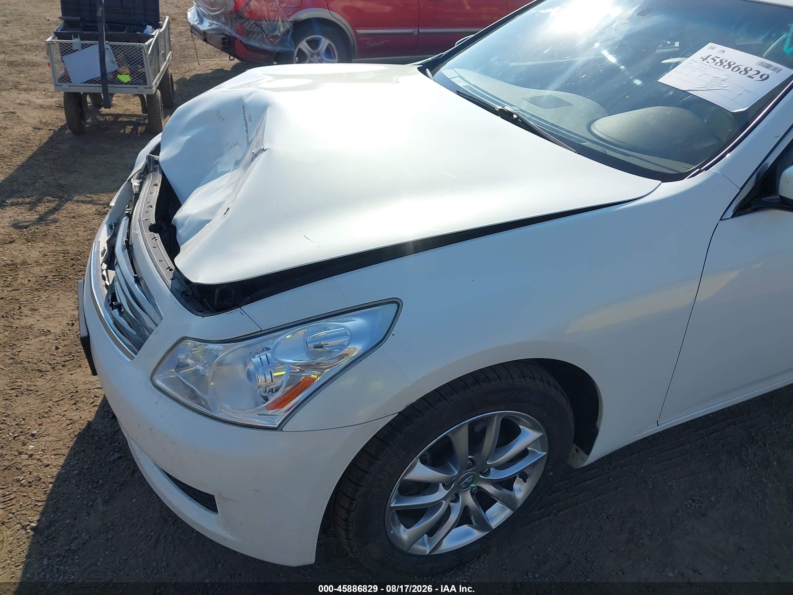 2009 Infiniti G37x   White vin: JNKCV61F09M362631