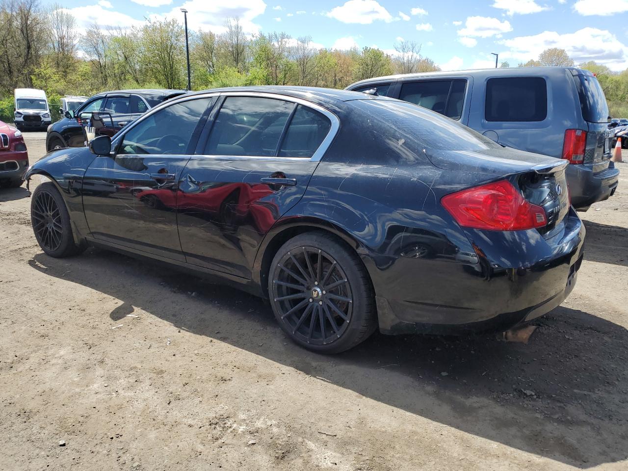 2009 Infiniti G37 Sedan X Black vin: JNKCV61F19M053265 Damage: Left Front Door, Heavy Scratch, > 12 Inches