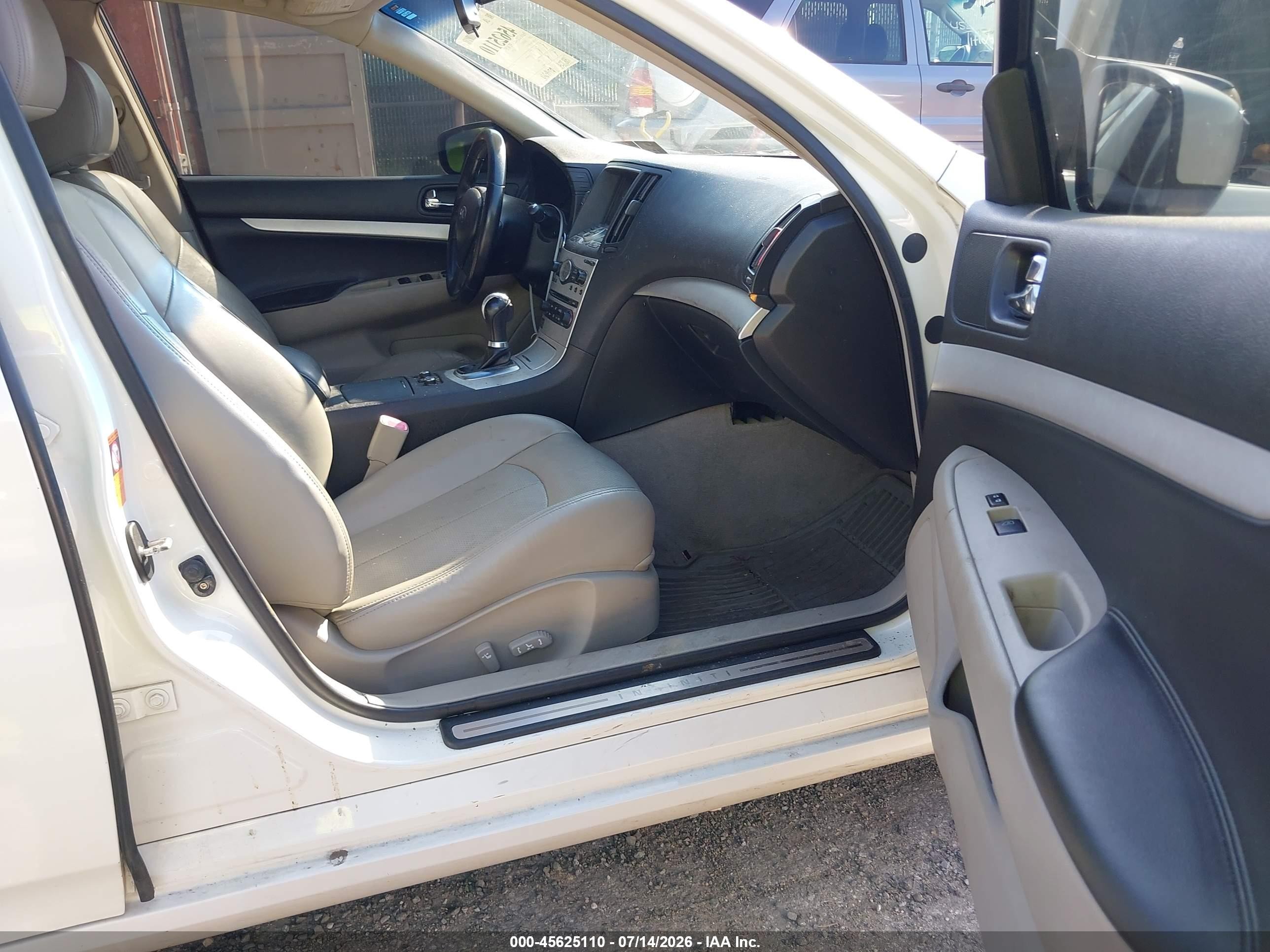 2009 Infiniti G37x   White vin: JNKCV61F19M351377