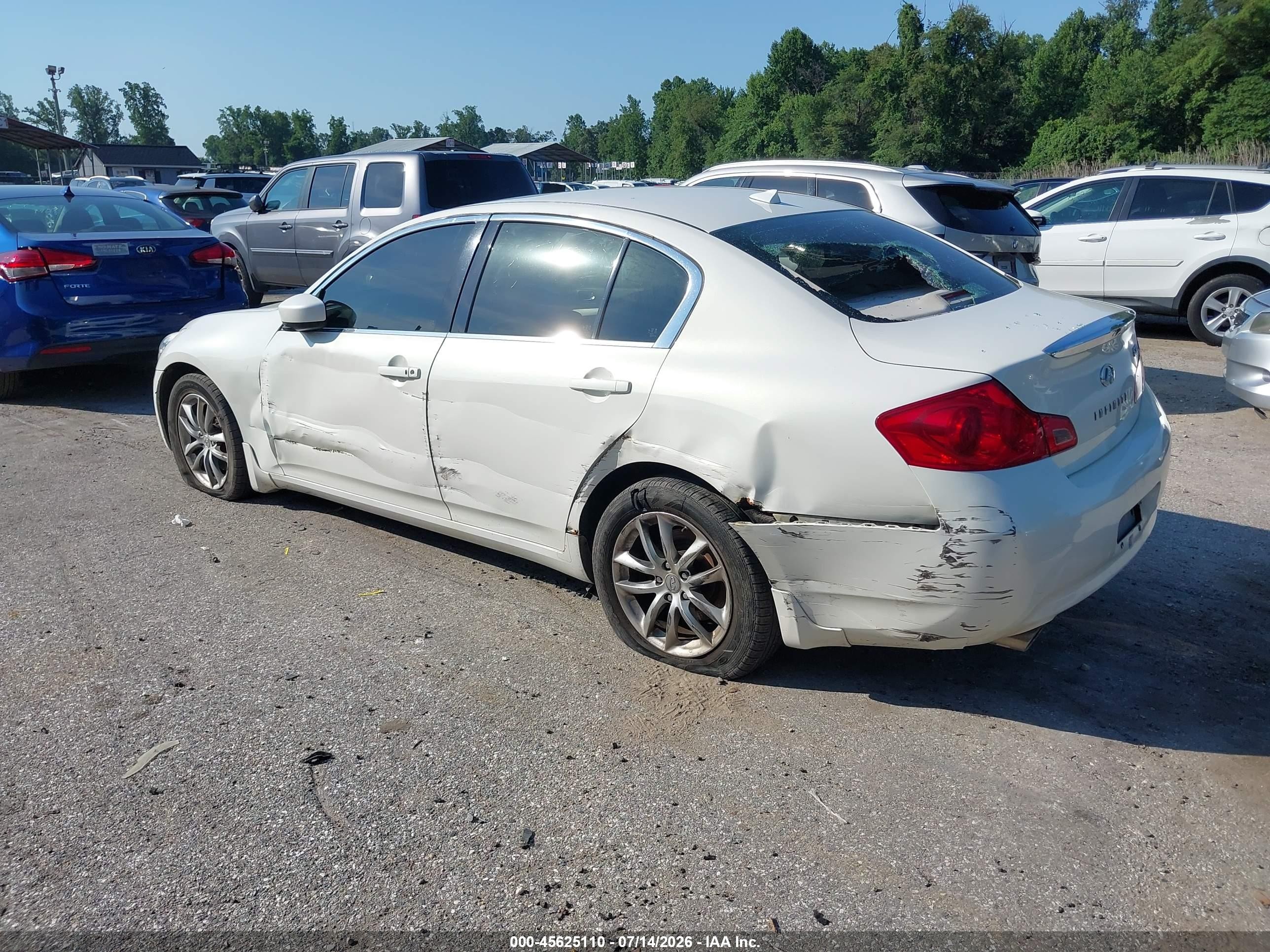 2009 Infiniti G37x   White vin: JNKCV61F19M351377
