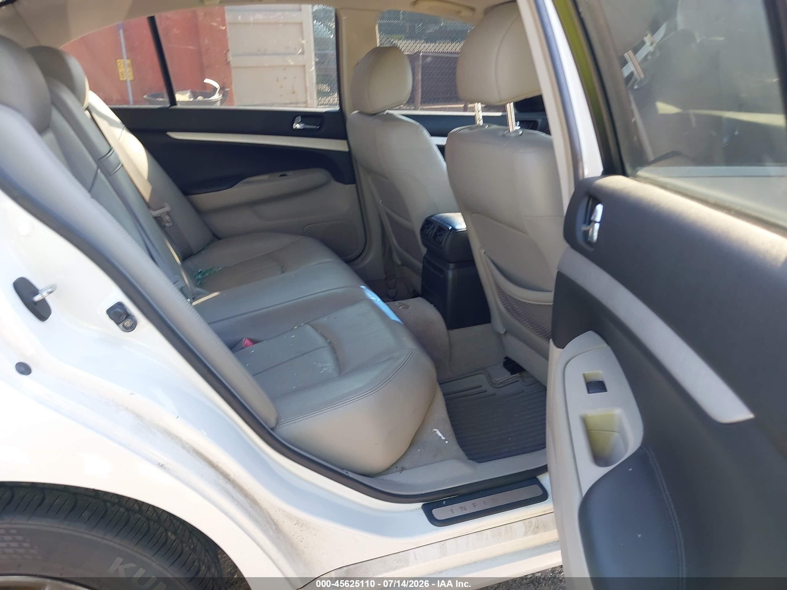 2009 Infiniti G37x   White vin: JNKCV61F19M351377