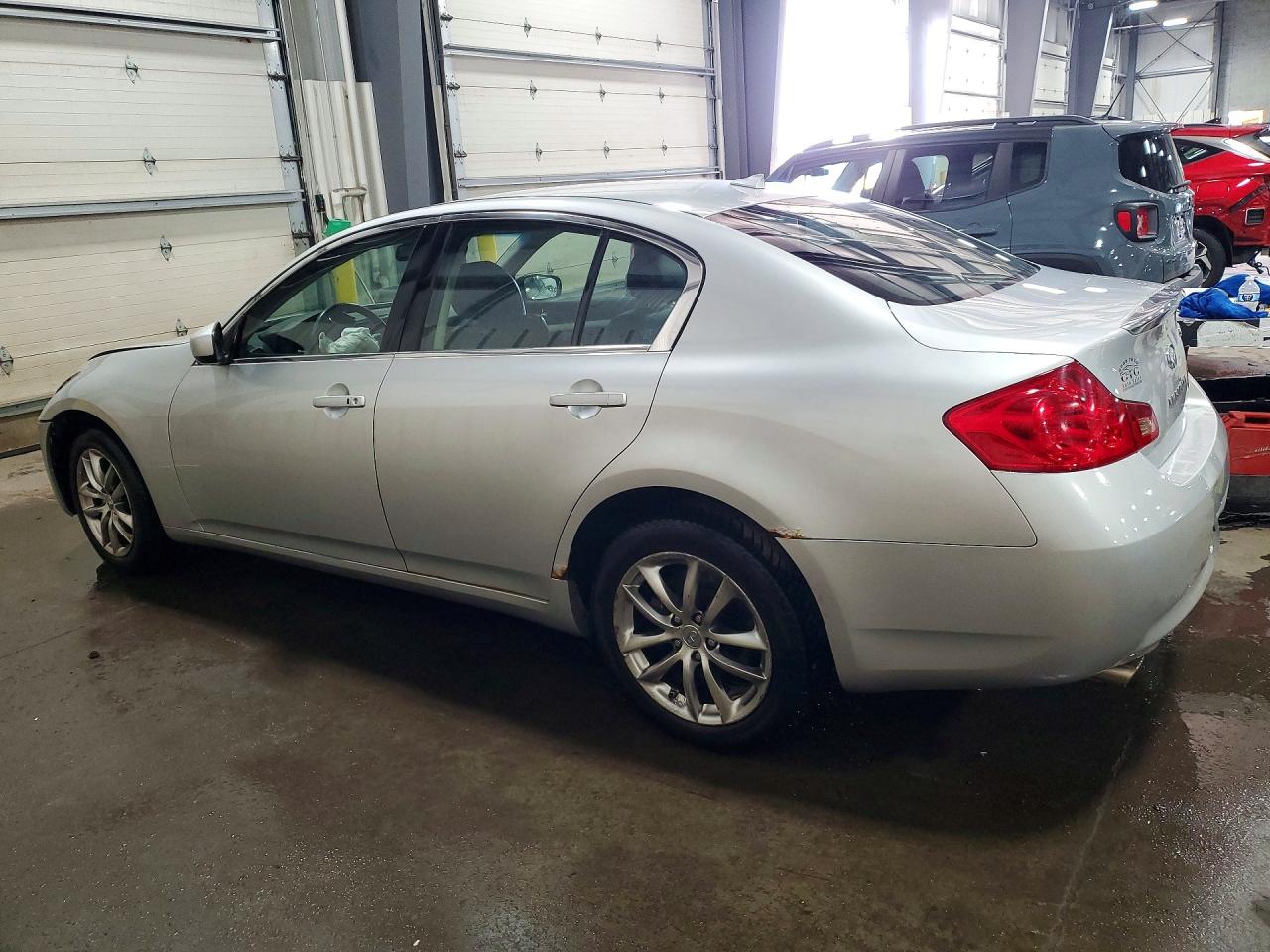 2009 Infiniti G37 Sedan X Silver vin: JNKCV61F19M353906
