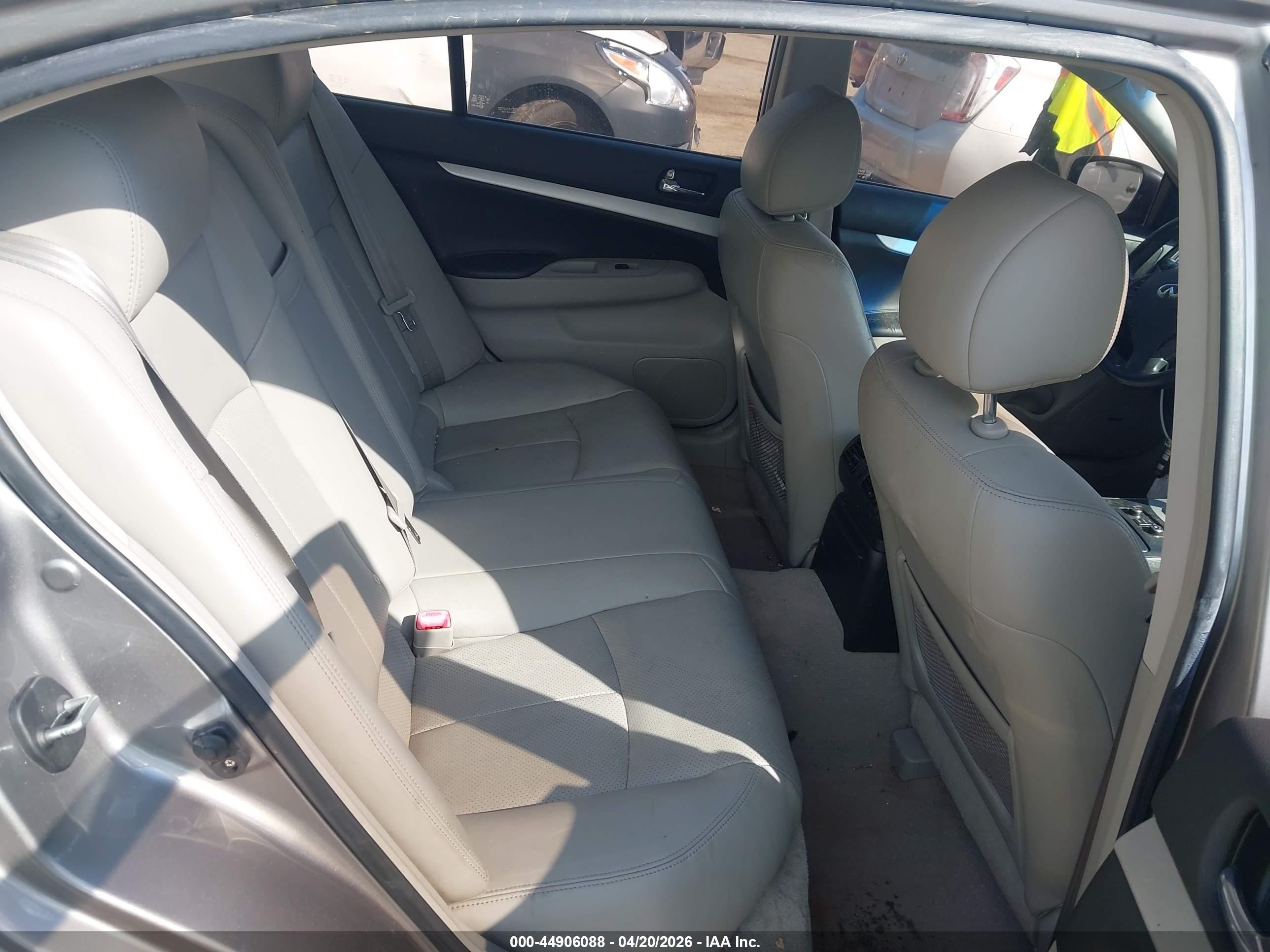 2009 Infiniti G37x   Silver vin: JNKCV61F39M363224