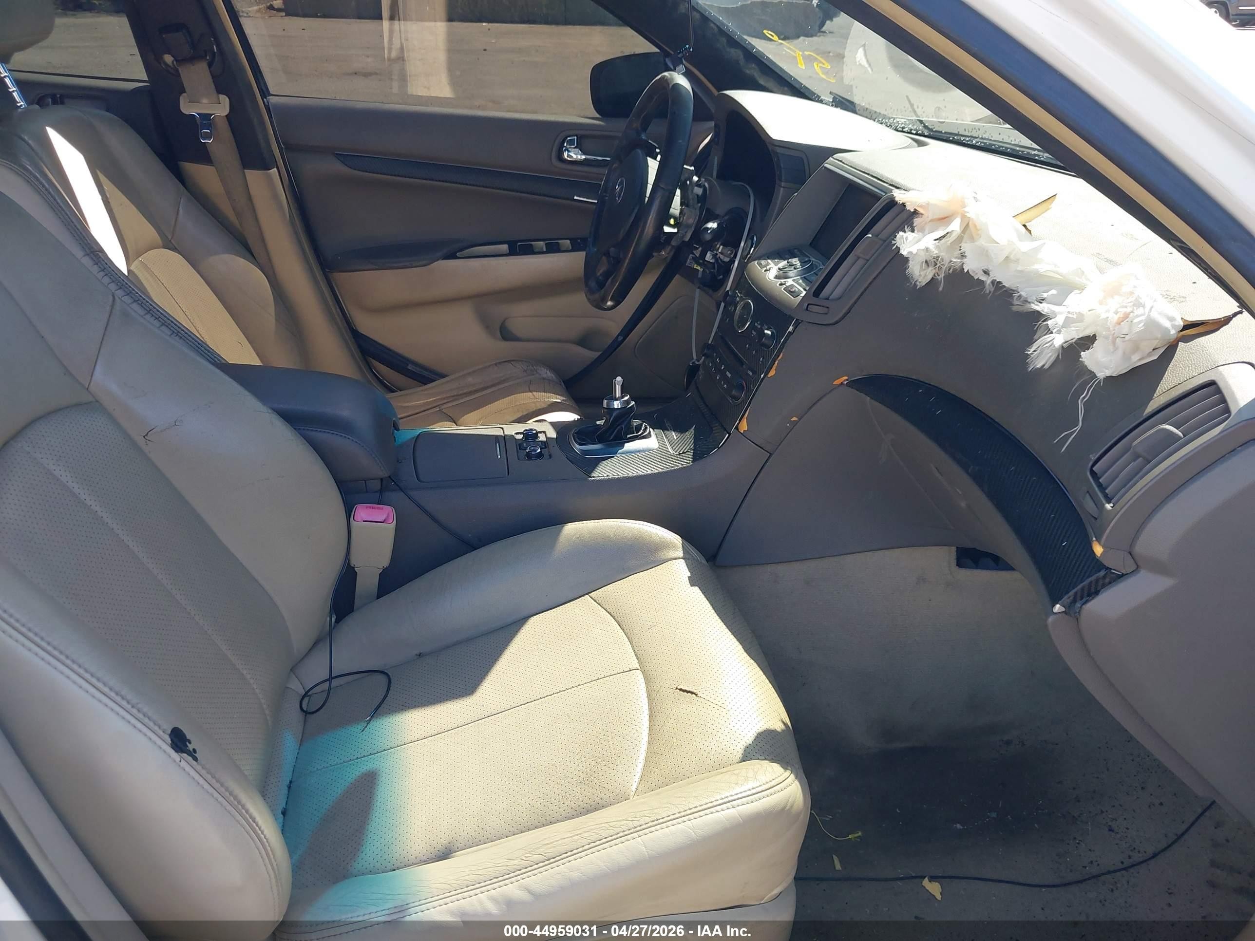 2009 Infiniti G37x   White vin: JNKCV61F49M050375