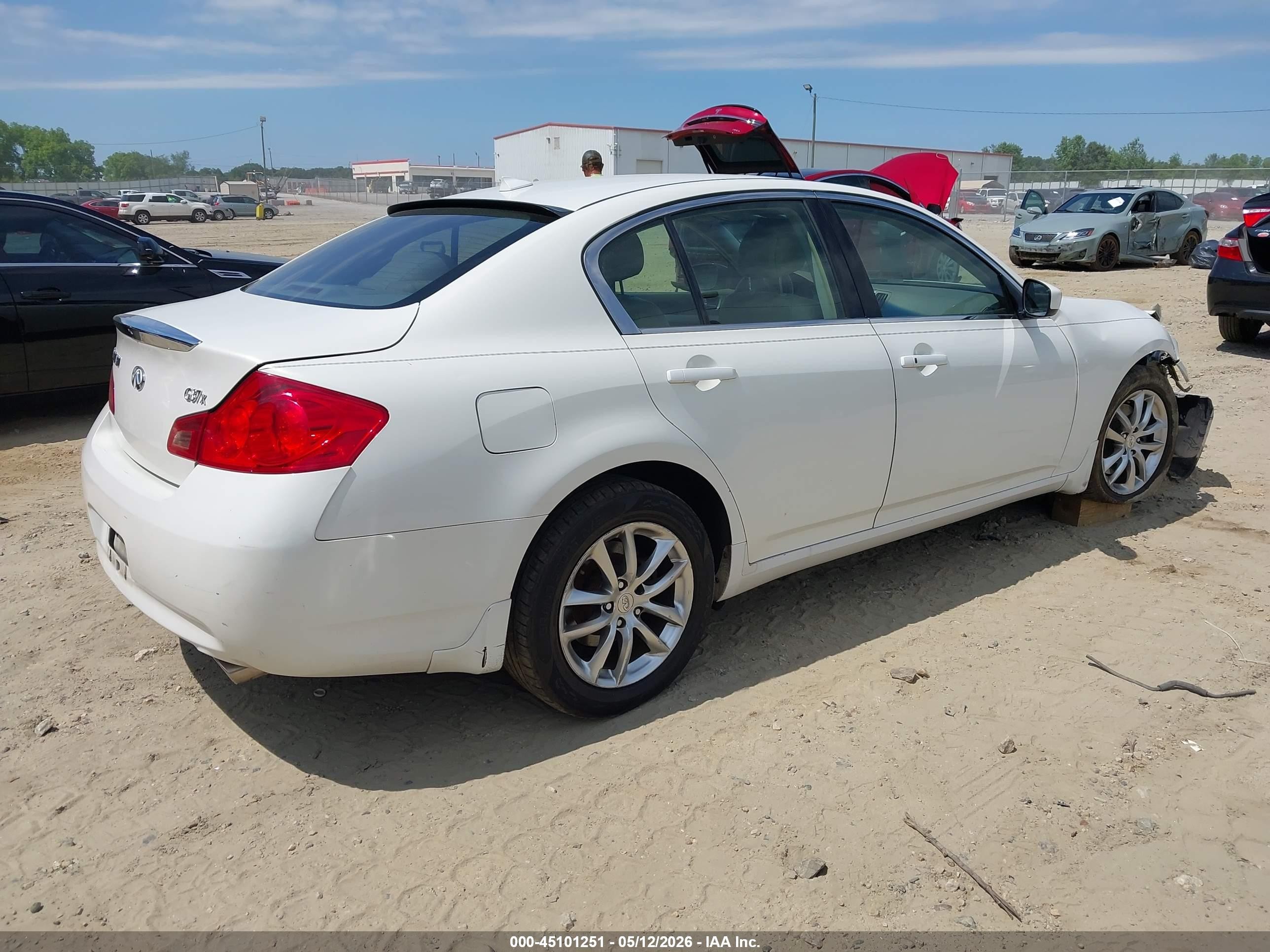 2009 Infiniti G37x   White vin: JNKCV61F79M053870