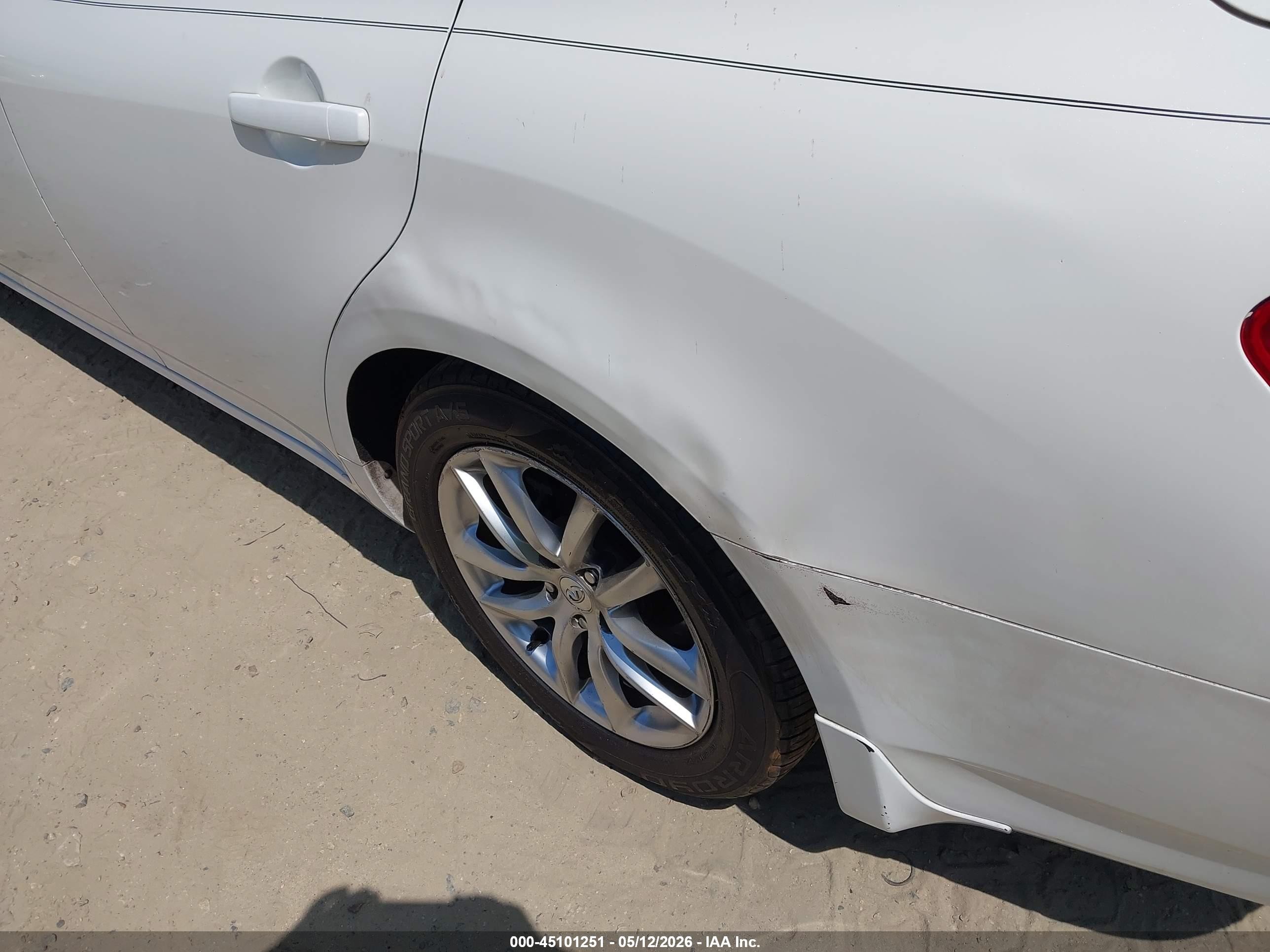 2009 Infiniti G37x   White vin: JNKCV61F79M053870