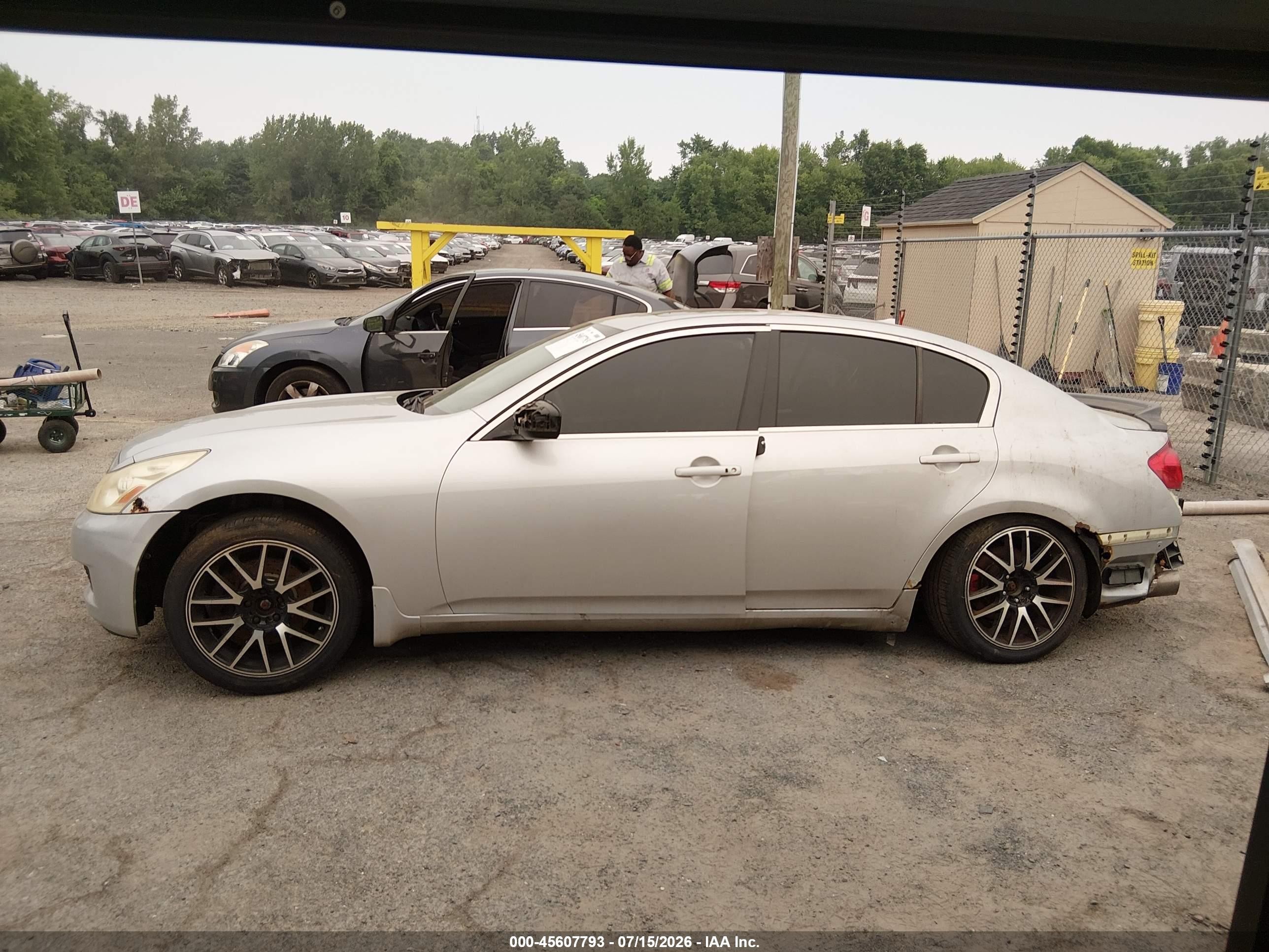 2009 Infiniti G37x   Серебряный vin: JNKCV61F79M364876