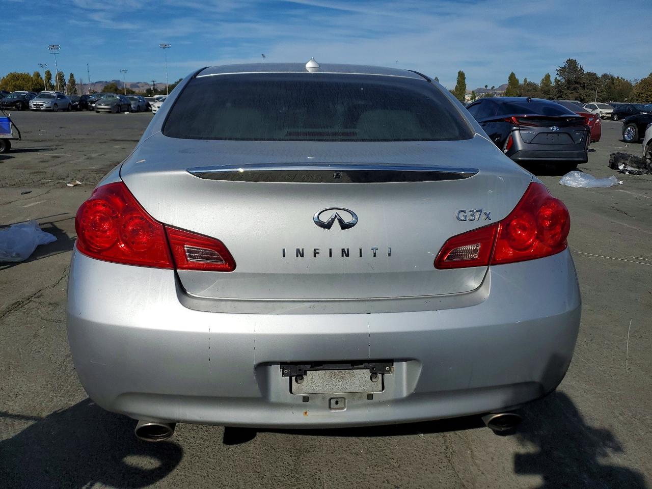 2009 Infiniti G37 Sedan X Silver vin: JNKCV61F99M050856