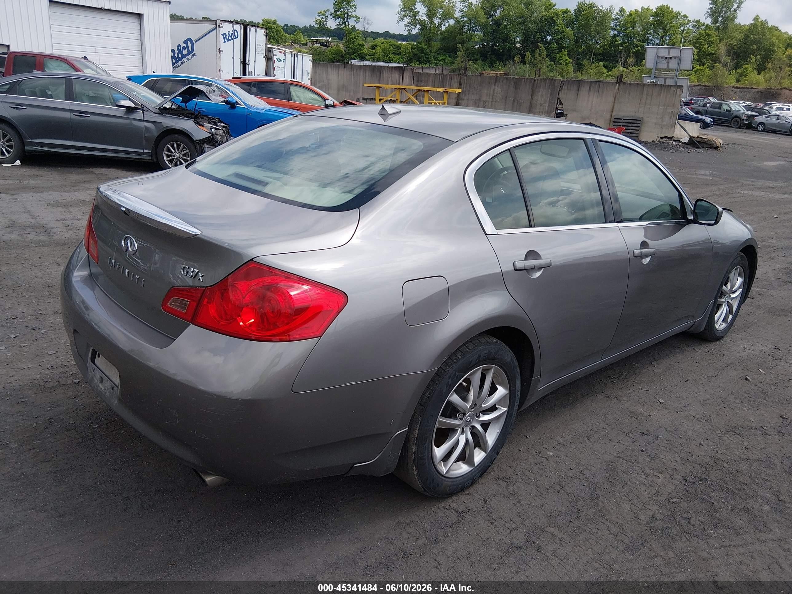 2009 Infiniti G37x   Silver vin: JNKCV61F99M361851