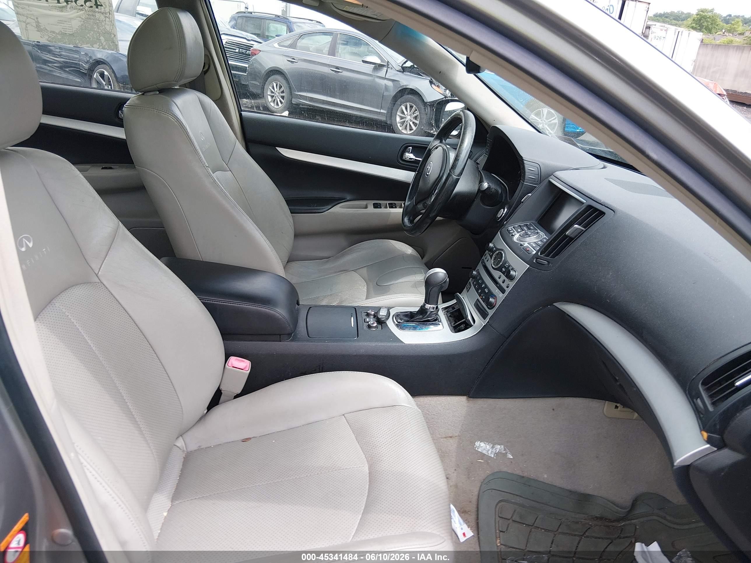2009 Infiniti G37x   Silver vin: JNKCV61F99M361851