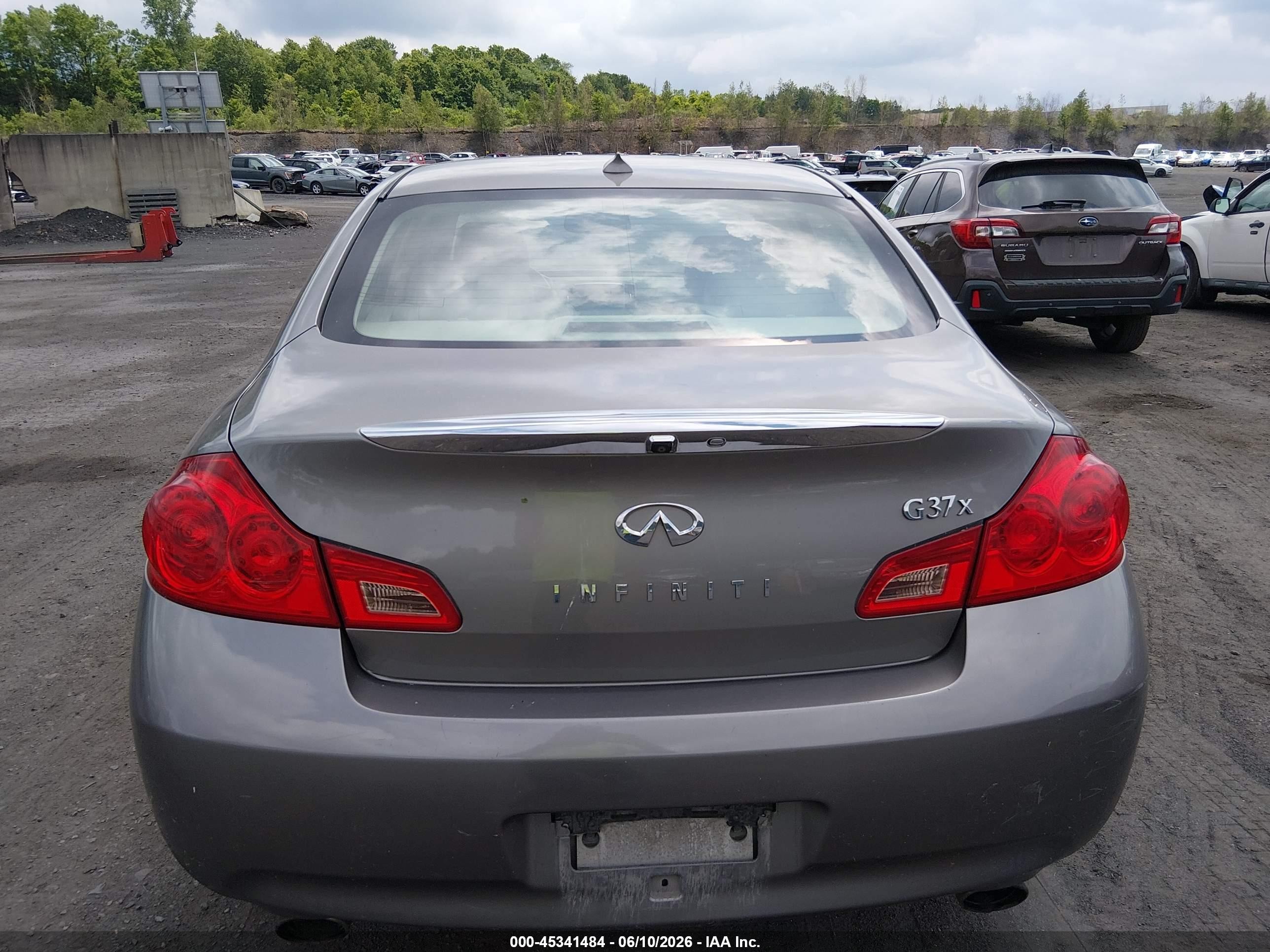 2009 Infiniti G37x   Silver vin: JNKCV61F99M361851