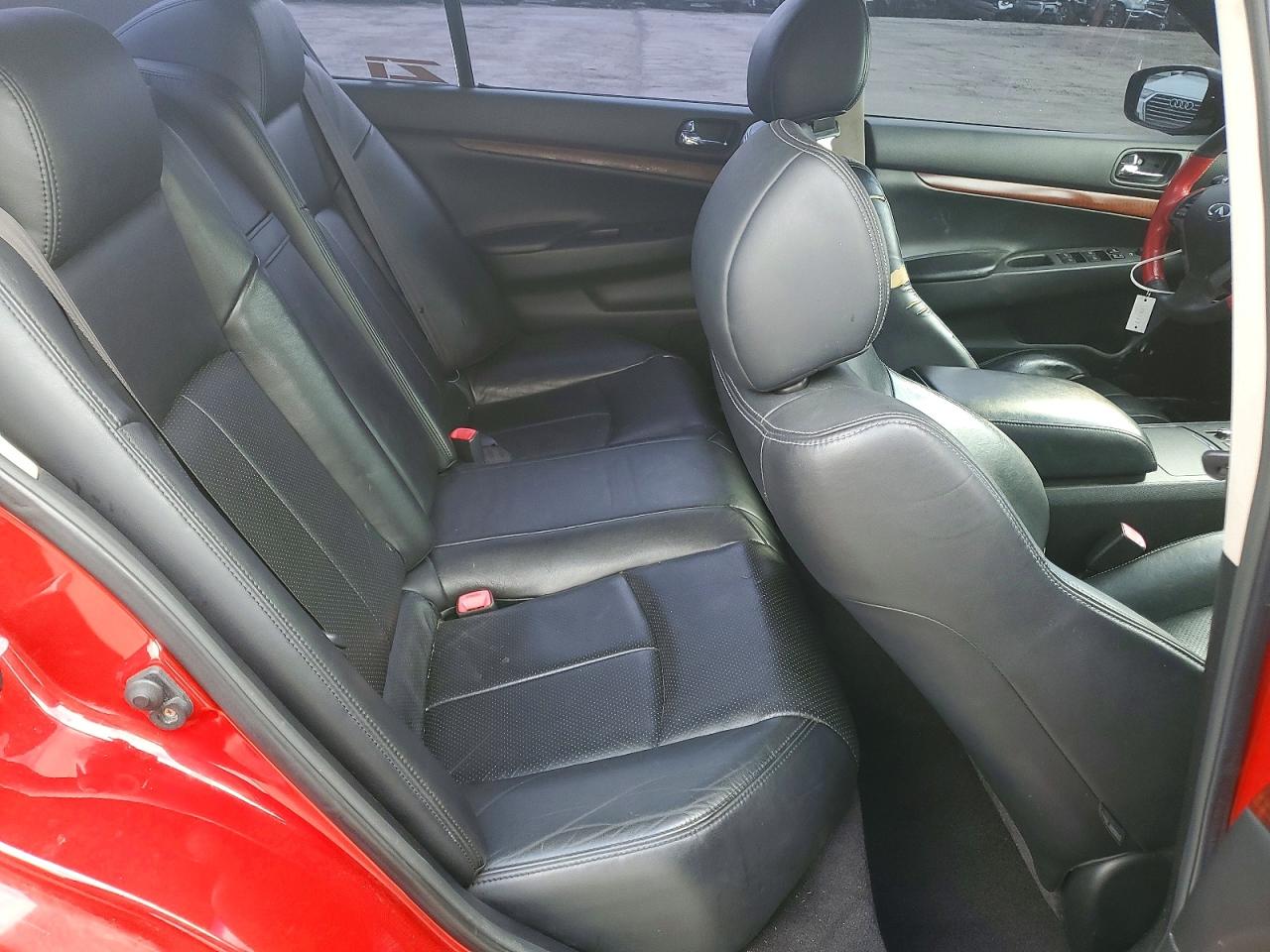 2009 Infiniti G37 Sedan X Red vin: JNKCV61FX9M351376